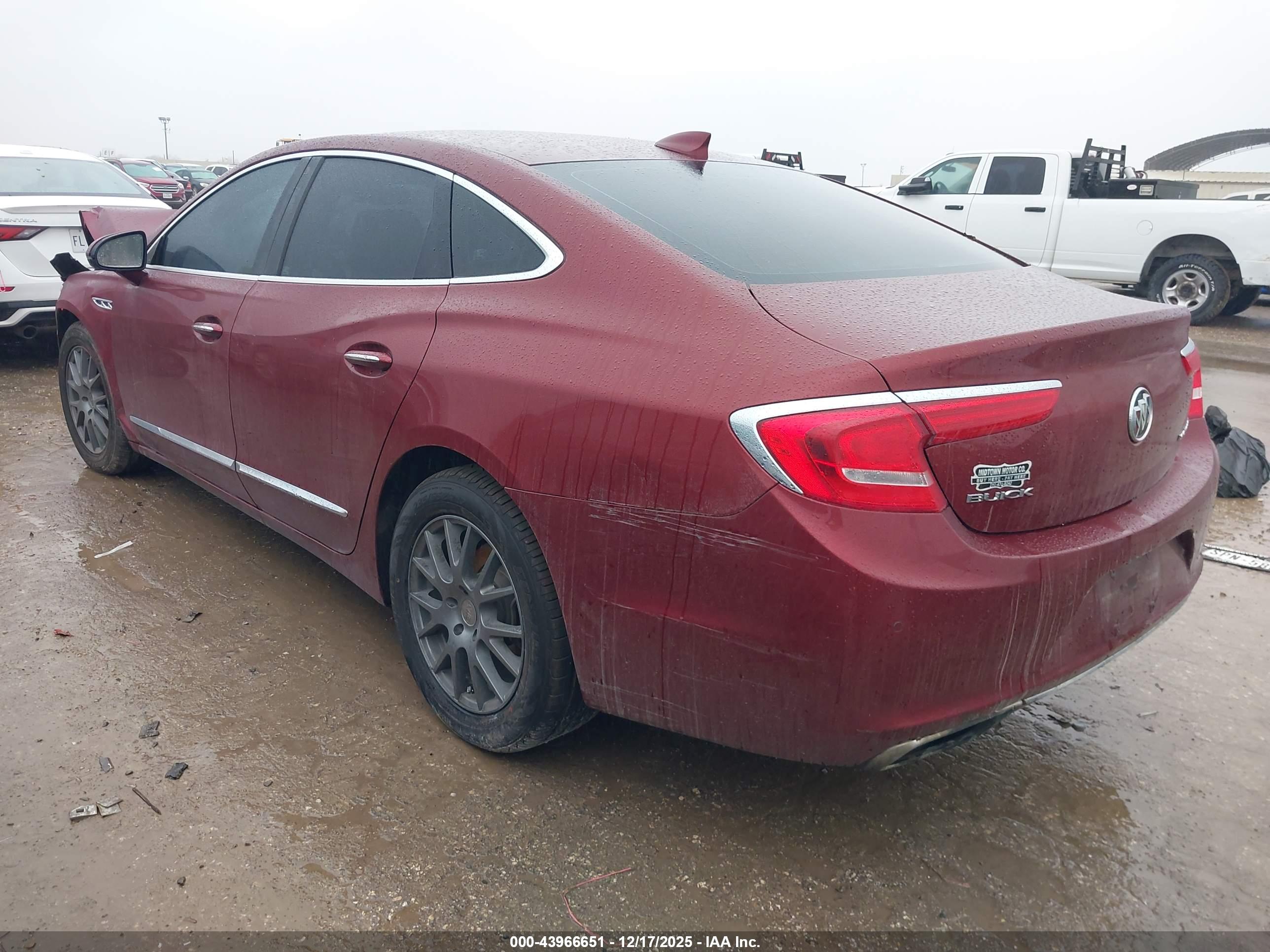BUICK LACROSSE image 3