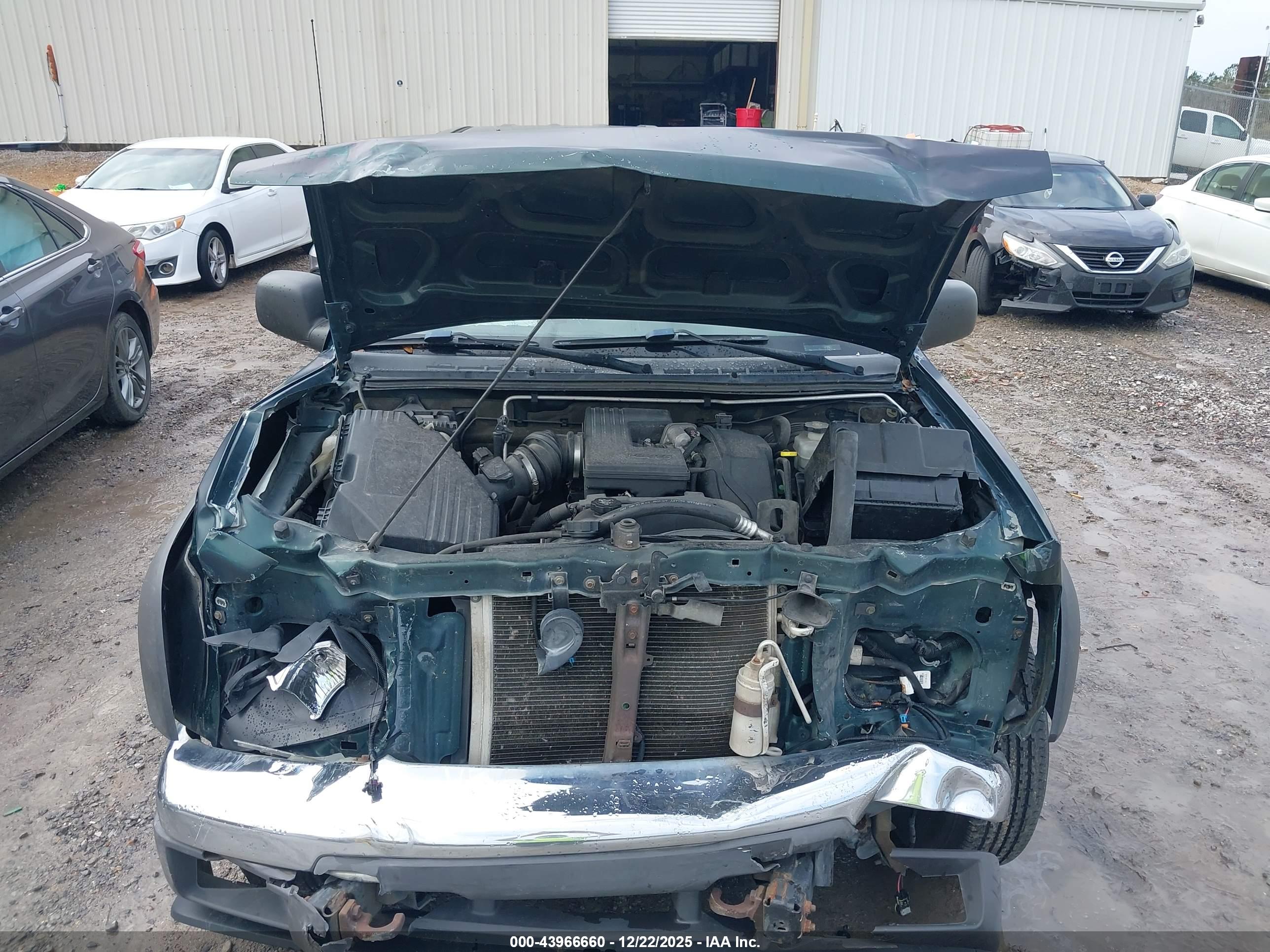 CHEVROLET COLORADO image 10