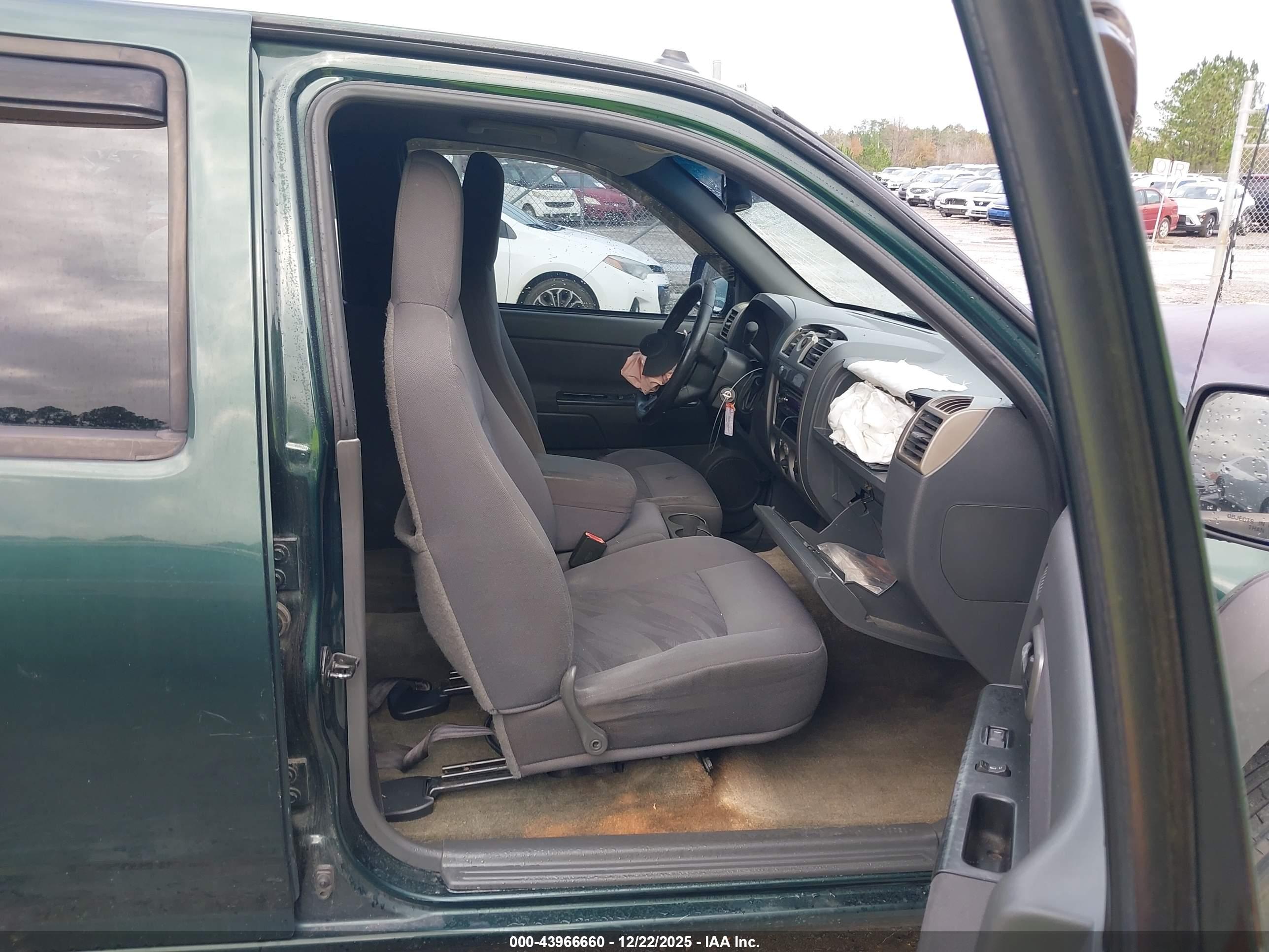 CHEVROLET COLORADO image 5