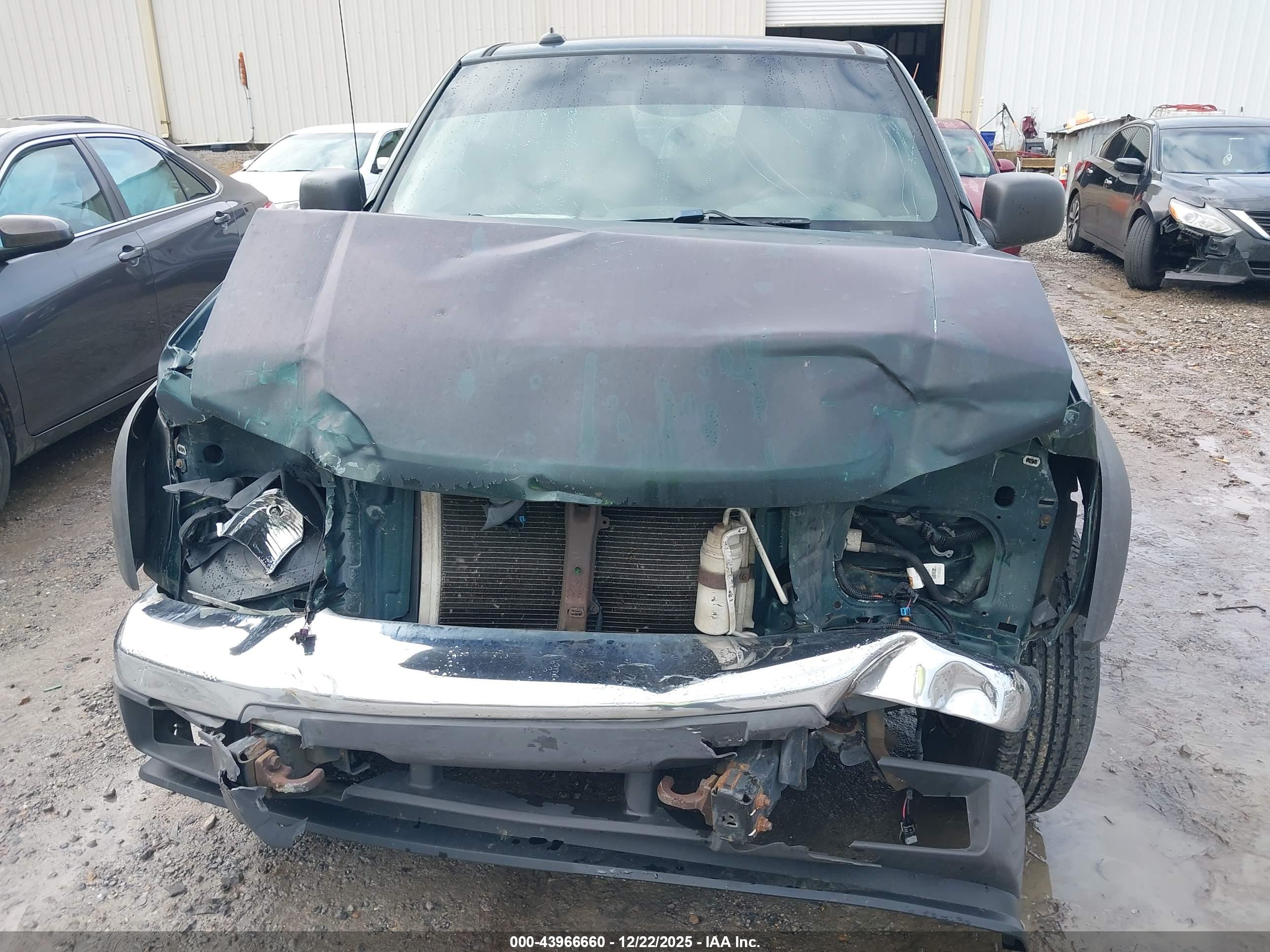 CHEVROLET COLORADO image 6