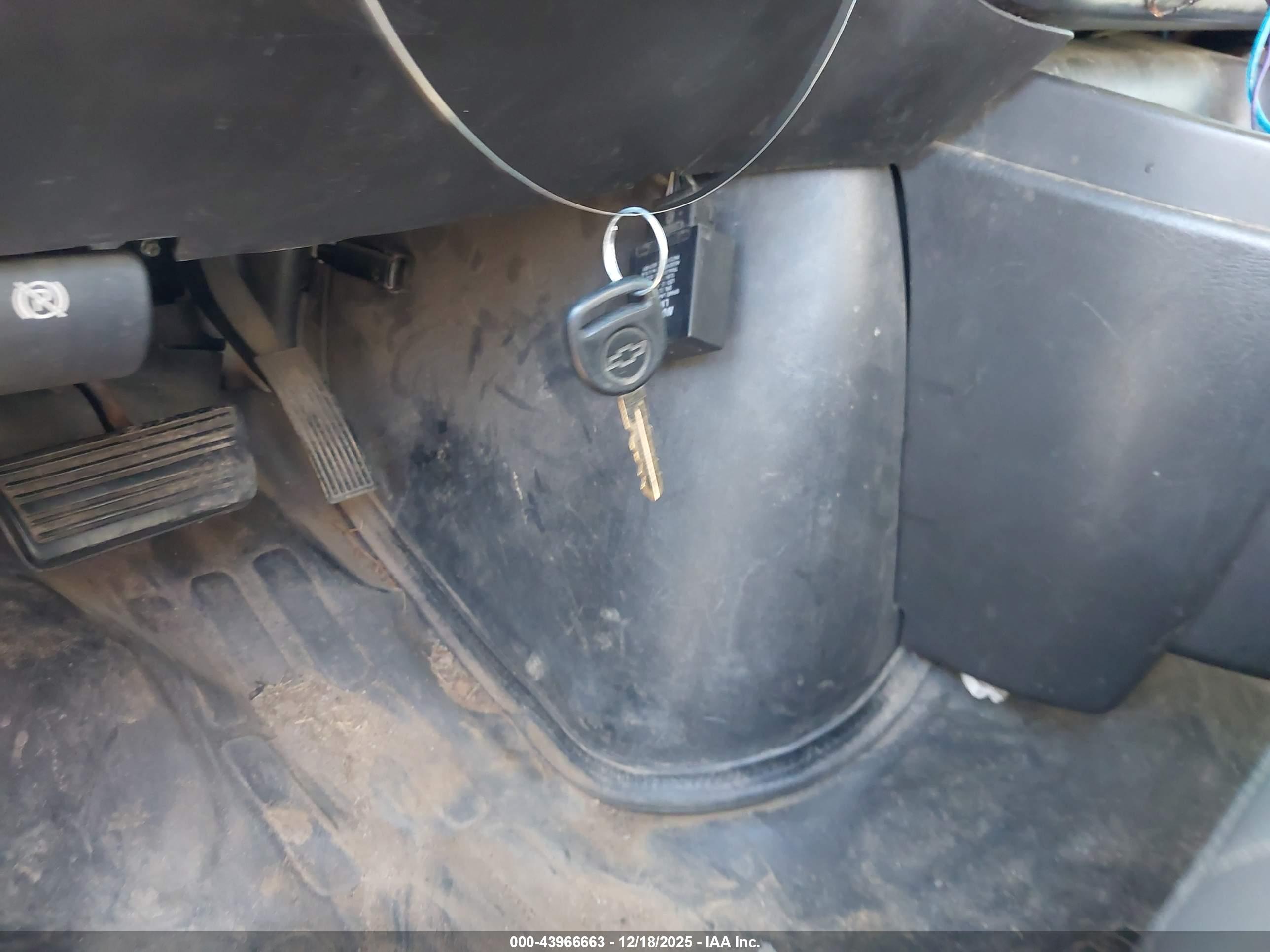 CHEVROLET EXPRESS image 11