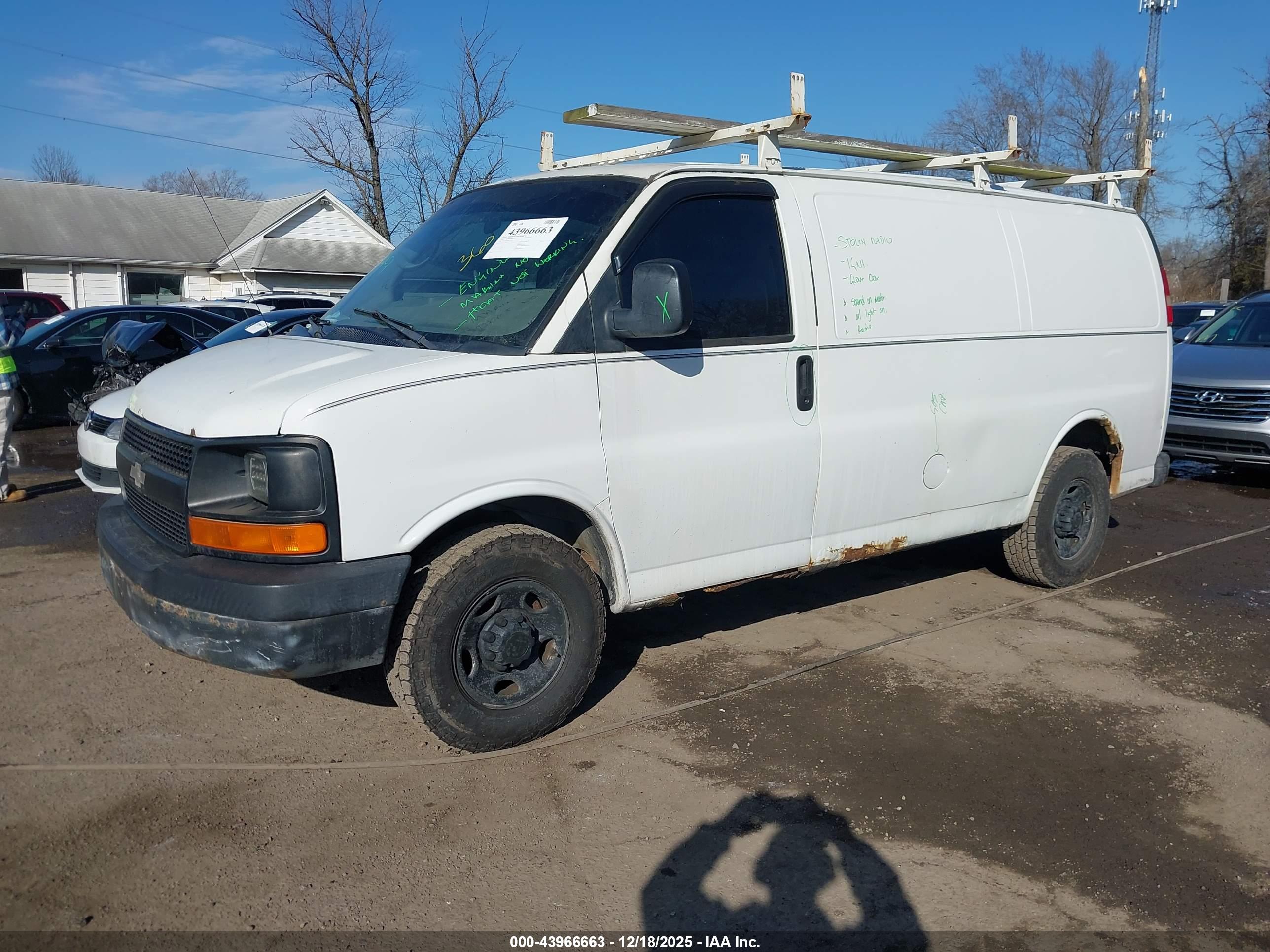 CHEVROLET EXPRESS image 2