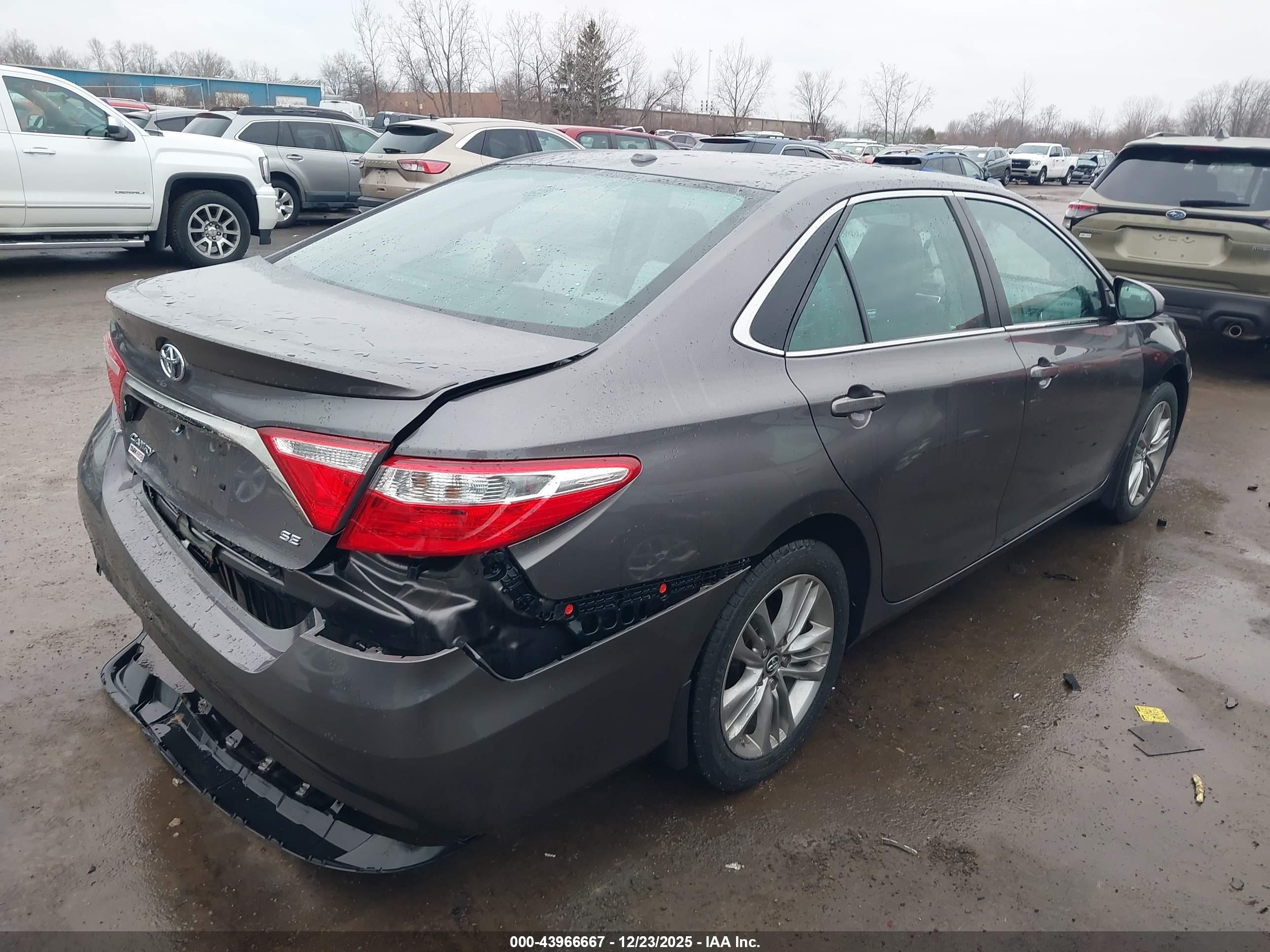 TOYOTA CAMRY image 4