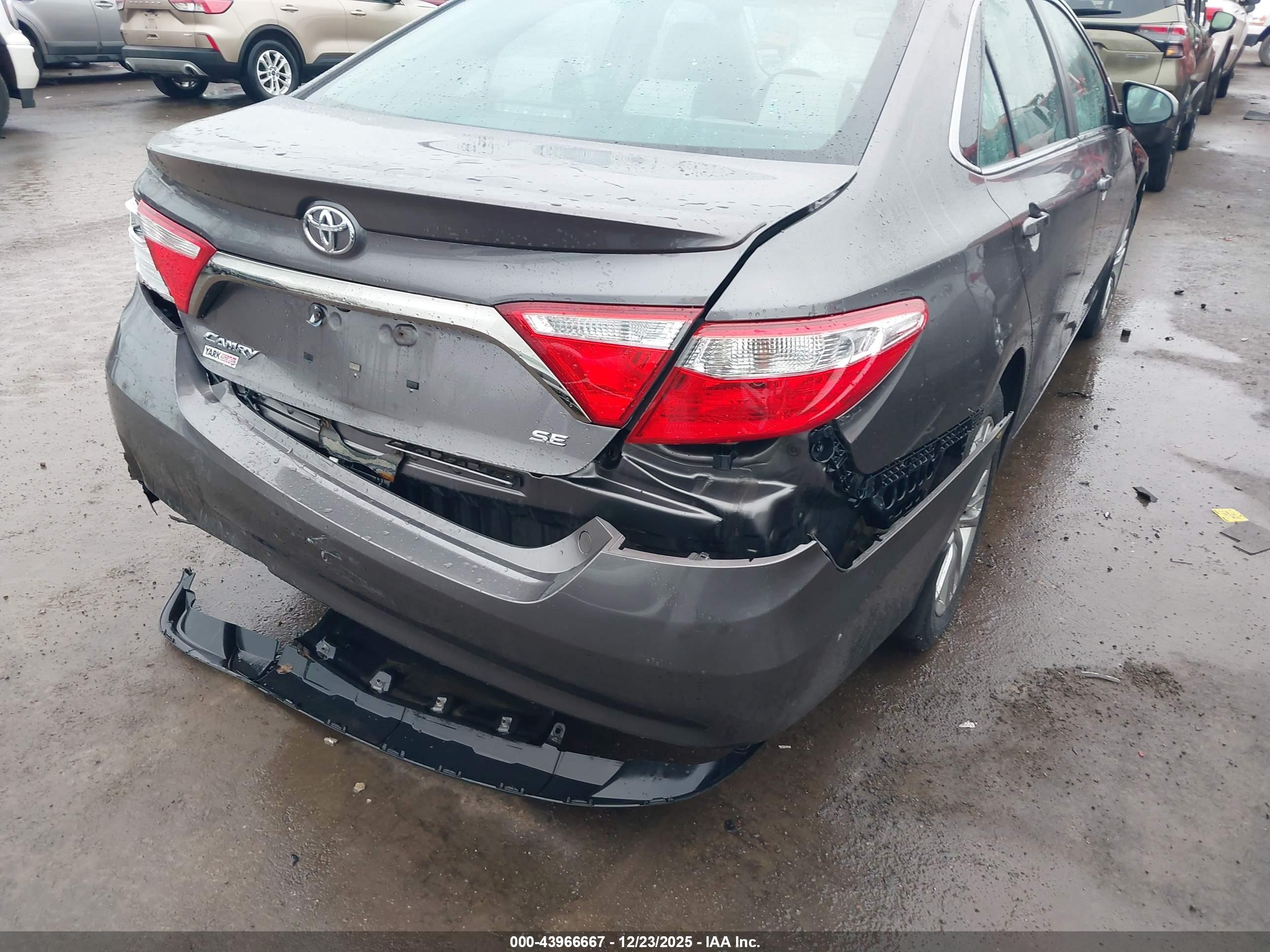 TOYOTA CAMRY image 6
