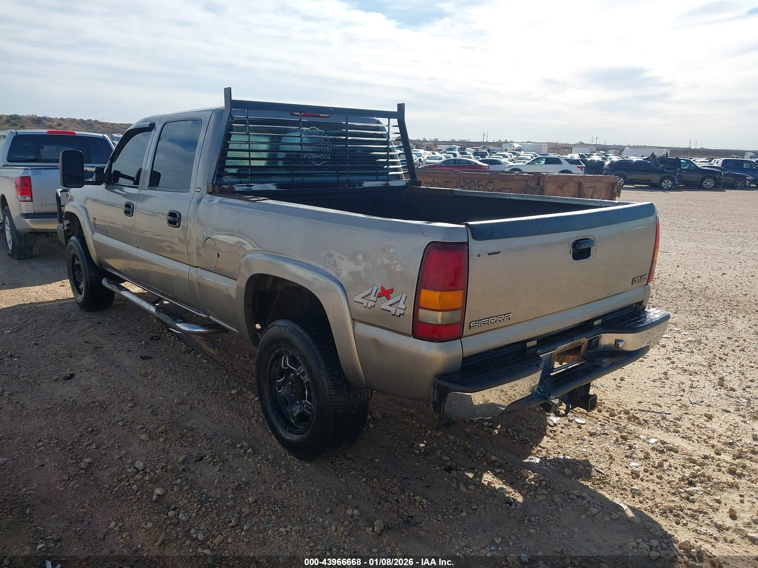 GMC SIERRA image 3