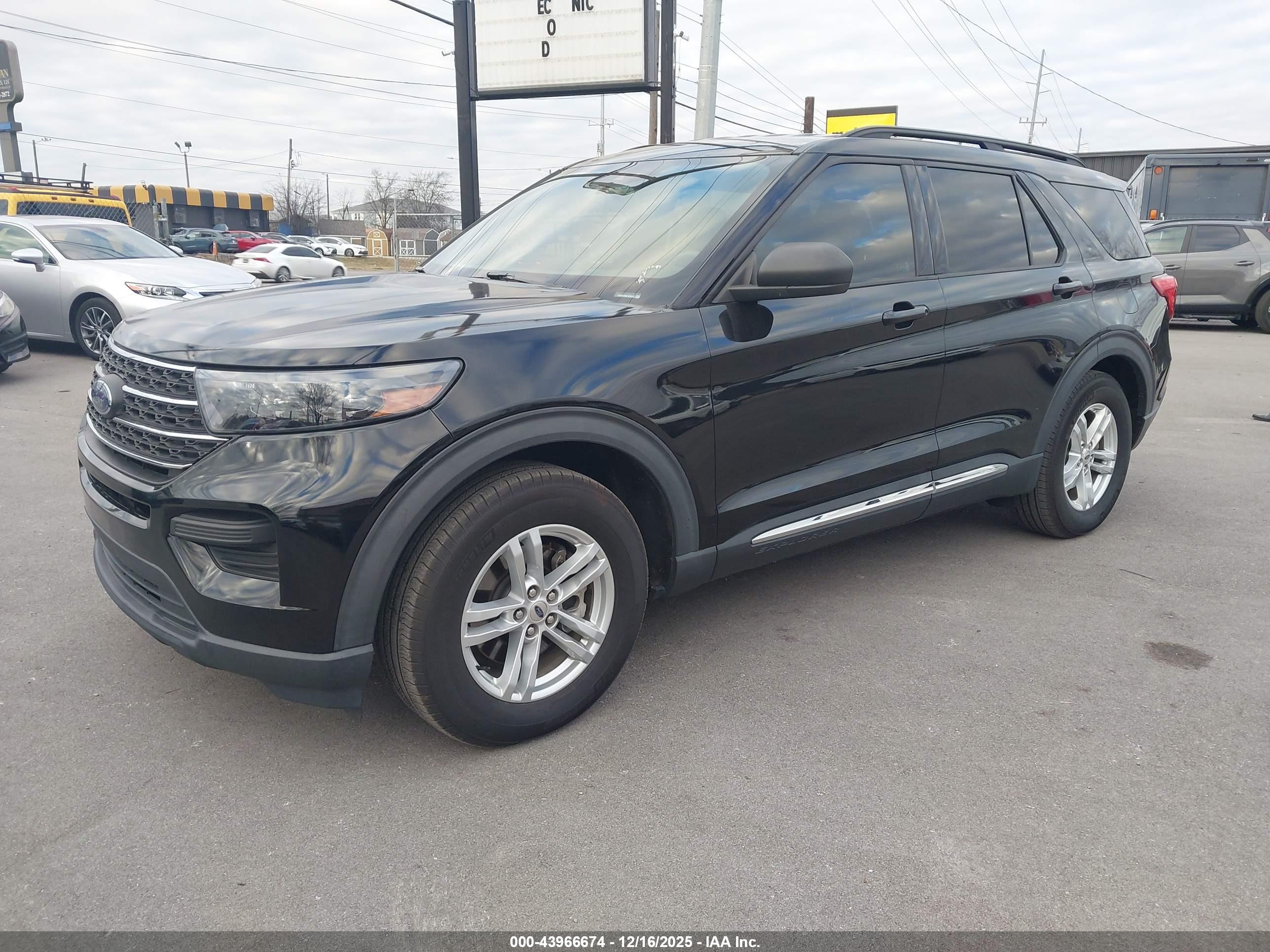 FORD EXPLORER image 2