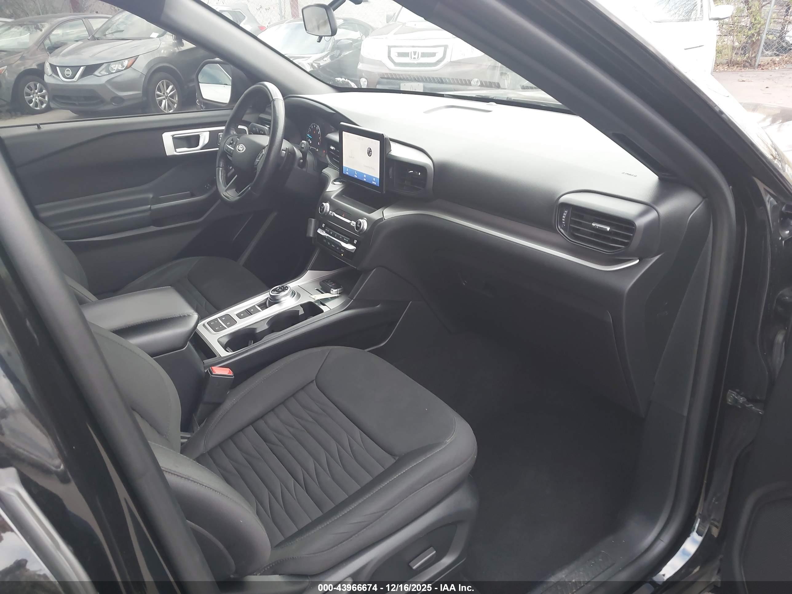 FORD EXPLORER image 5