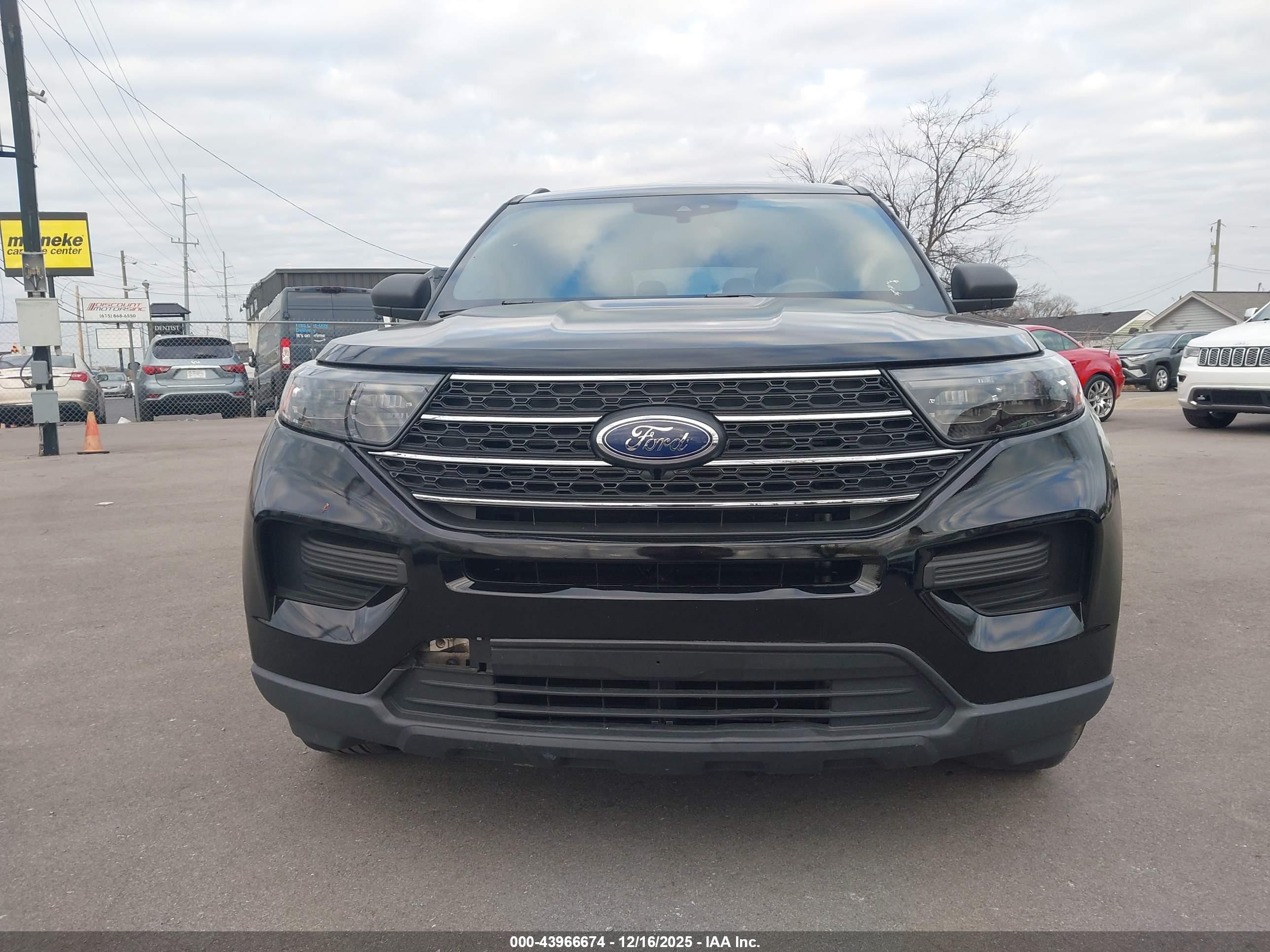 FORD EXPLORER image 6
