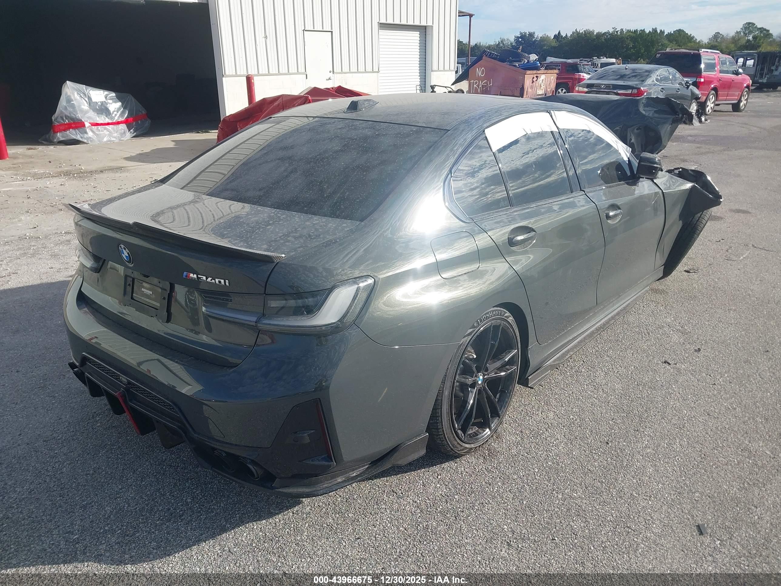 BMW 3 image 4