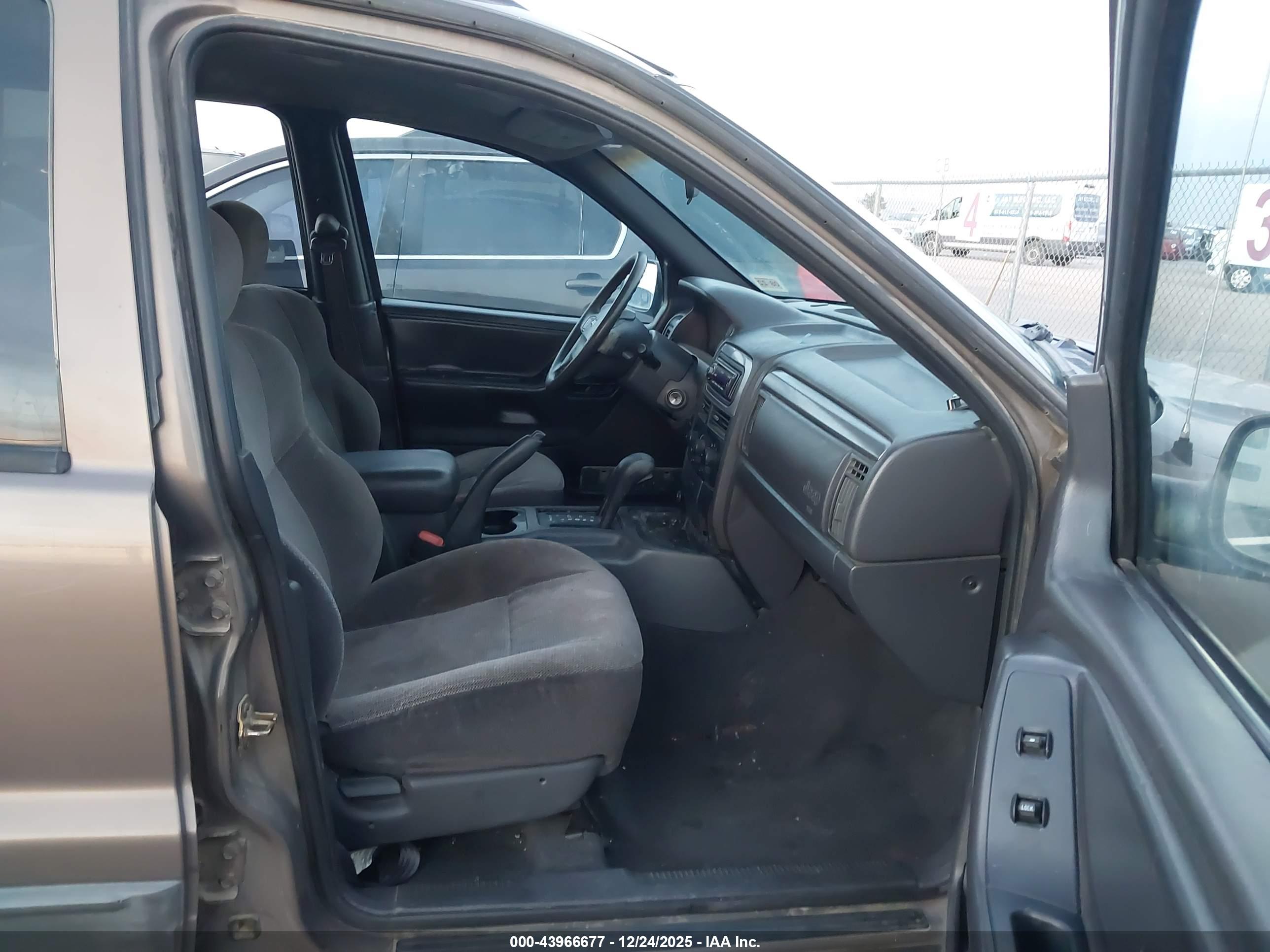 JEEP GRAND image 5