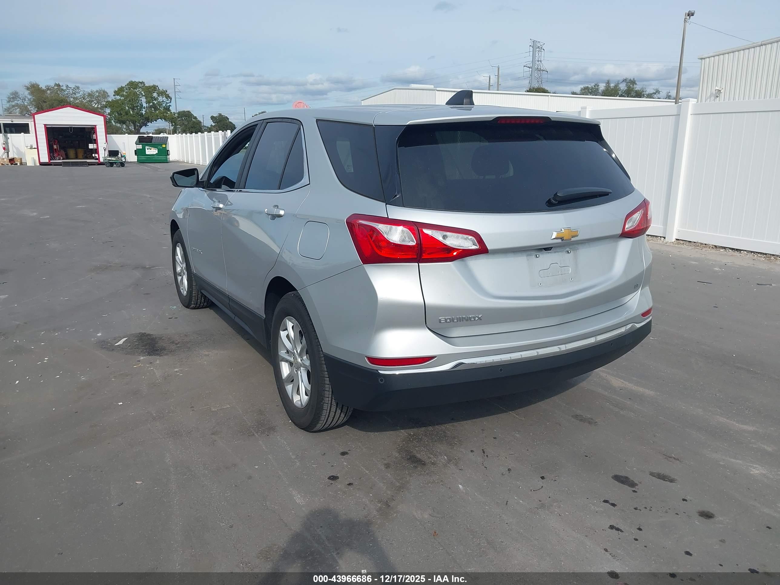 CHEVROLET EQUINOX image 3