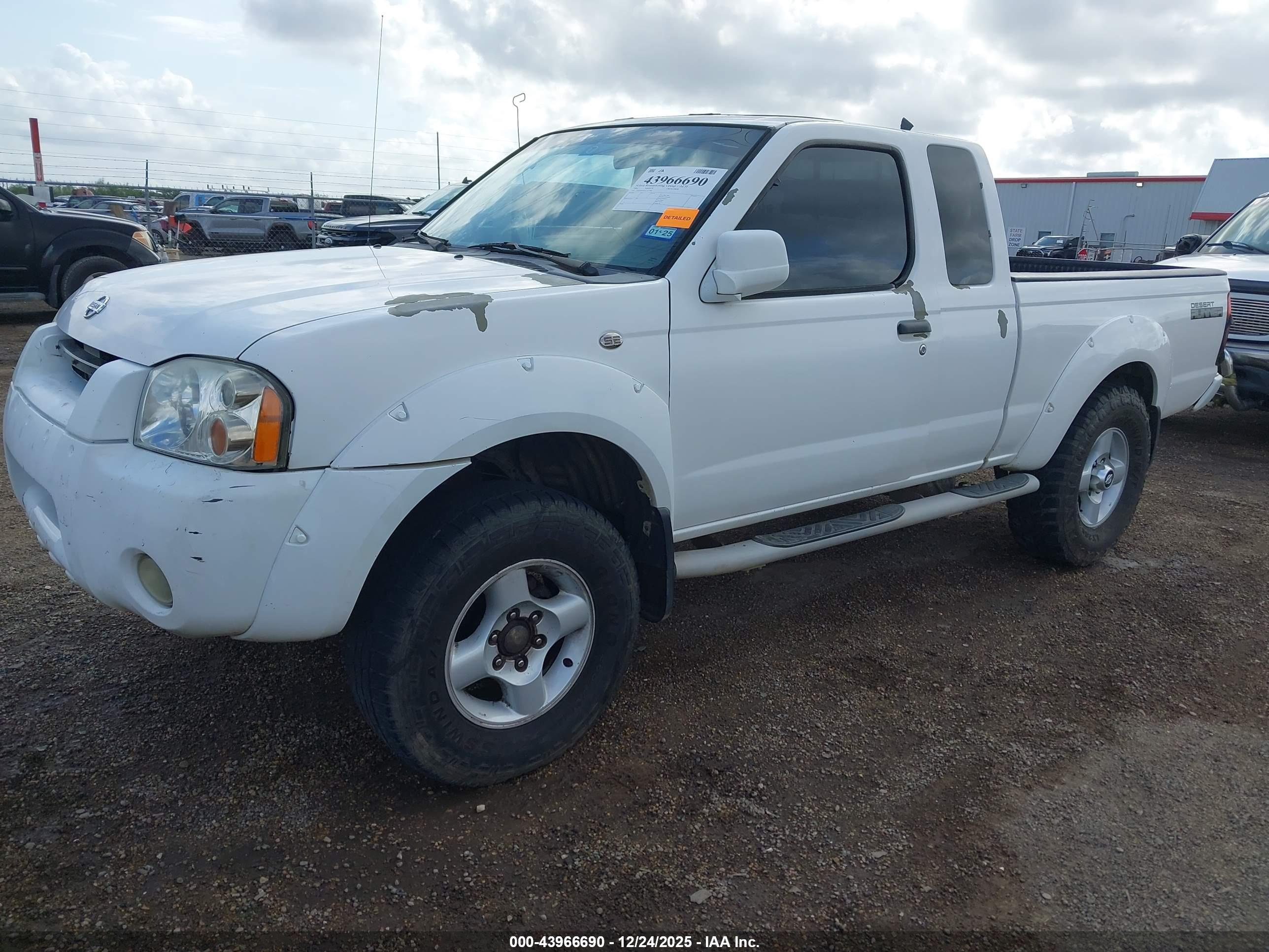 NISSAN FRONTIER image 2