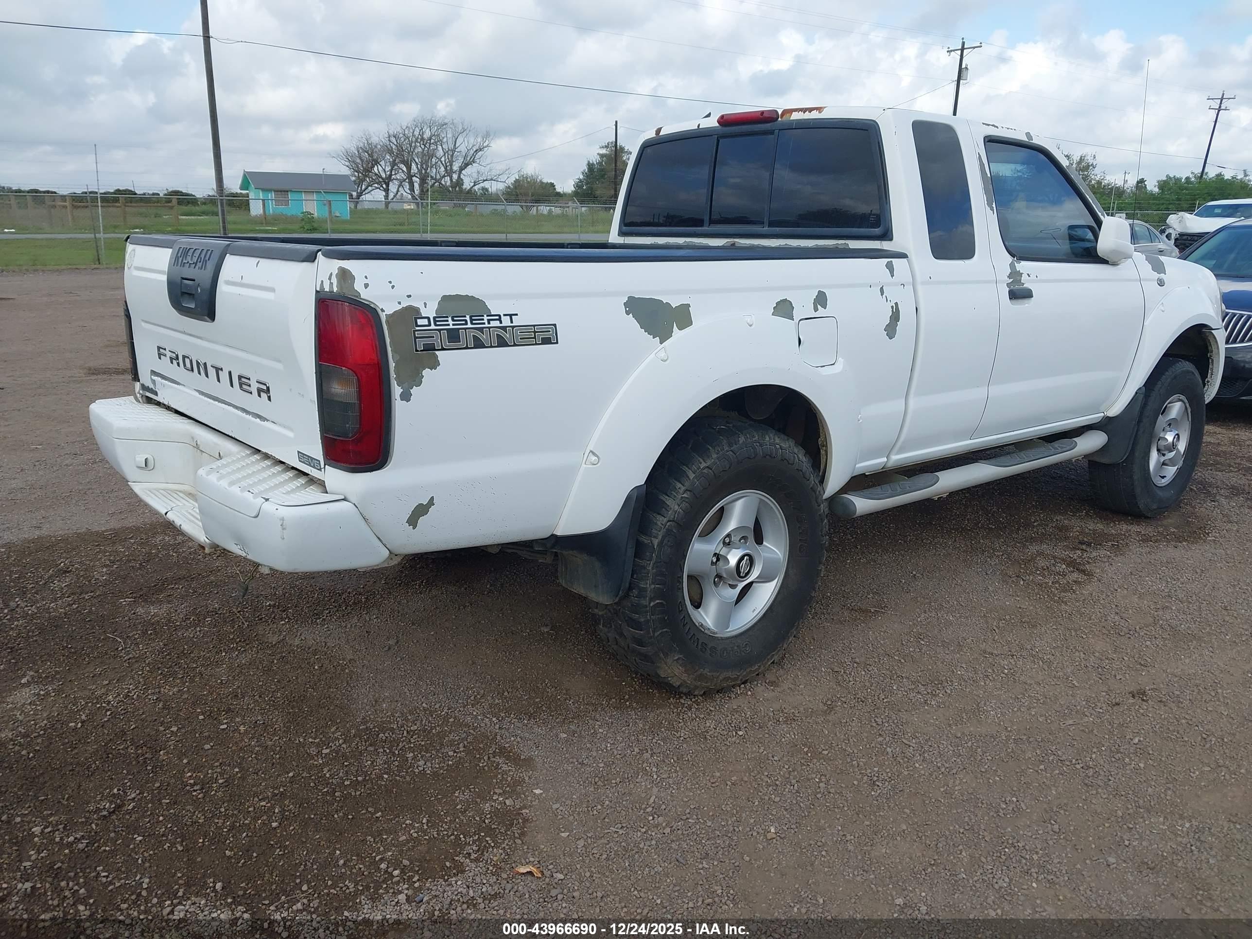 NISSAN FRONTIER image 4