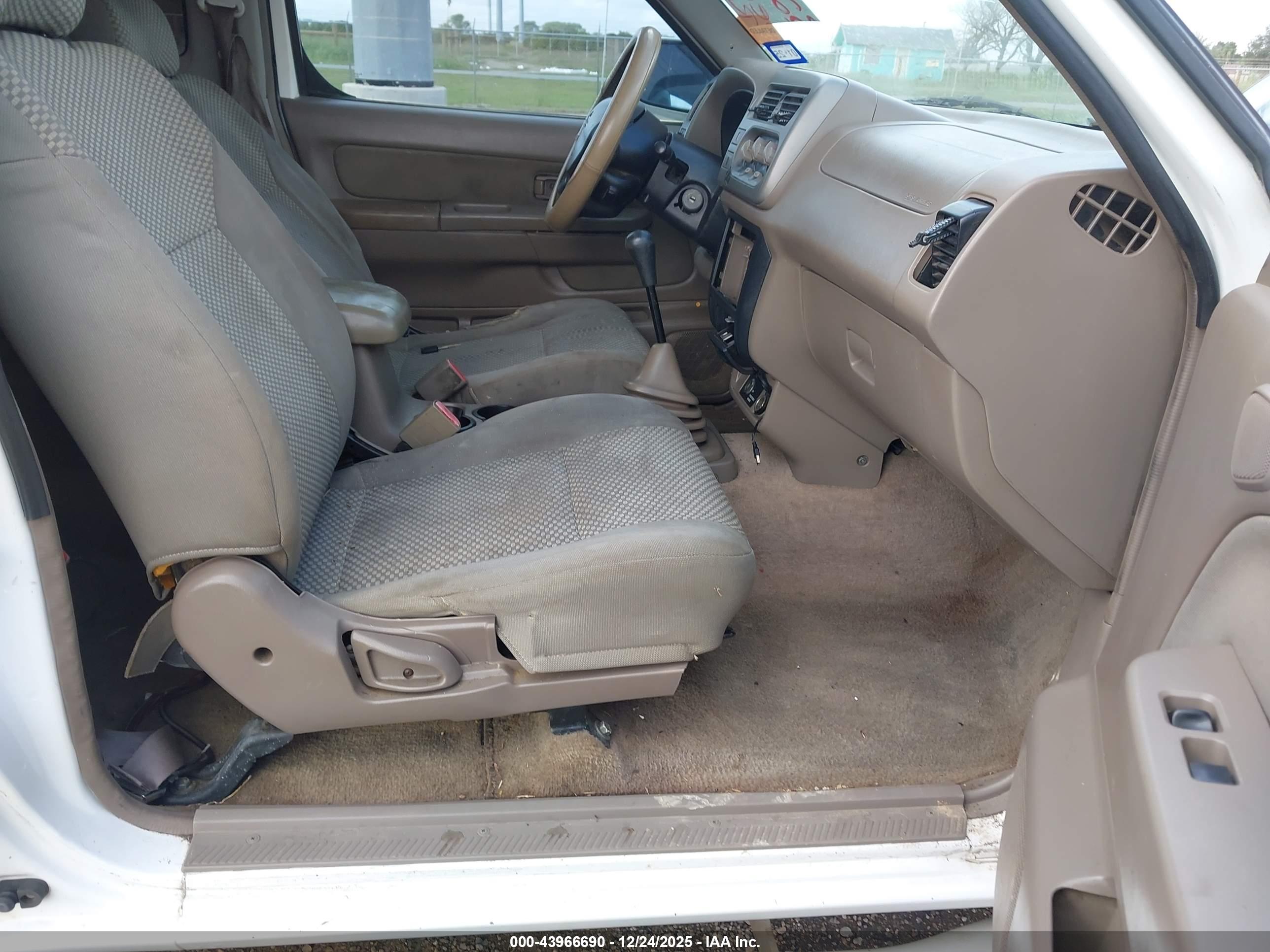 NISSAN FRONTIER image 5