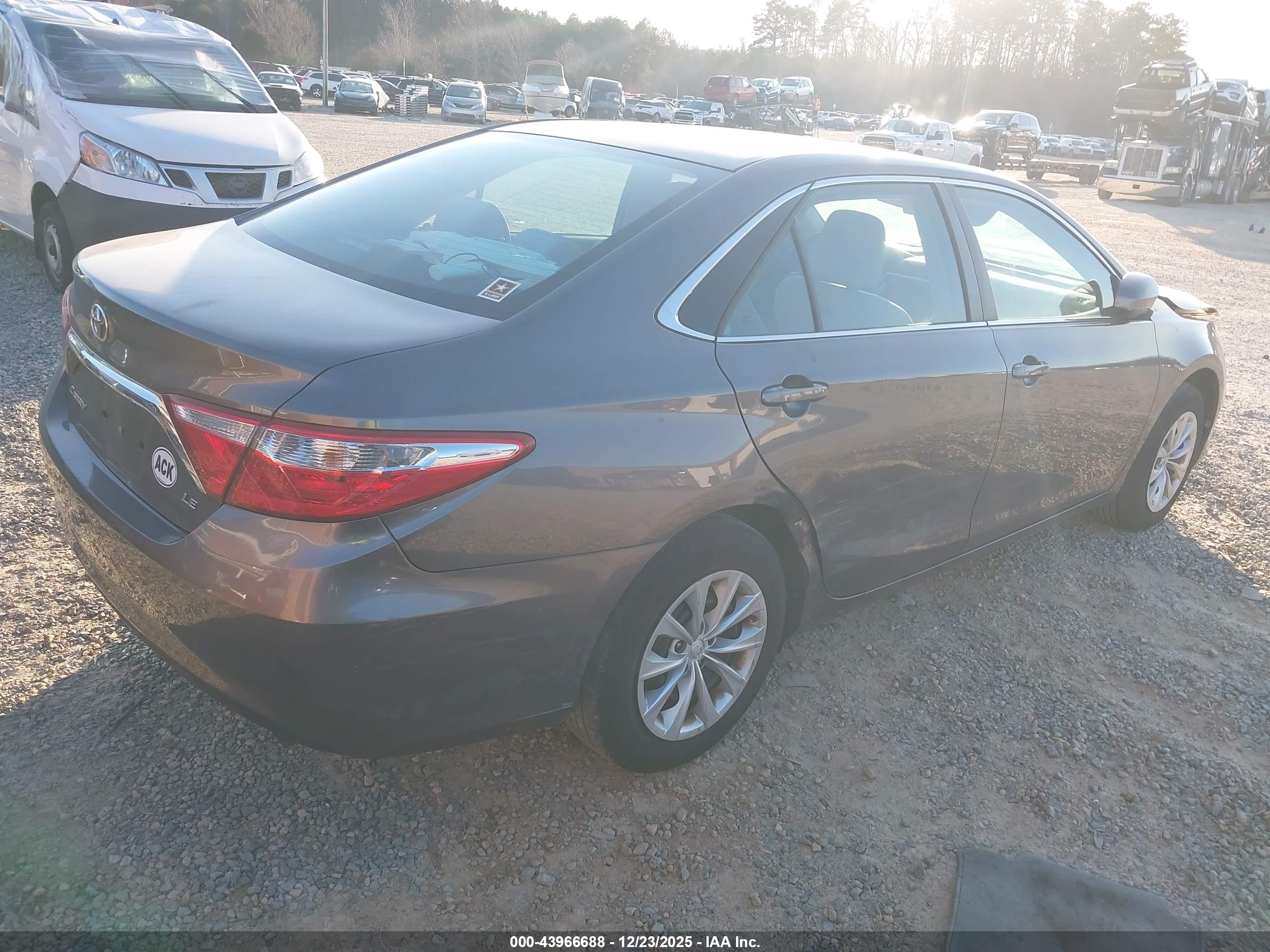 TOYOTA CAMRY image 4