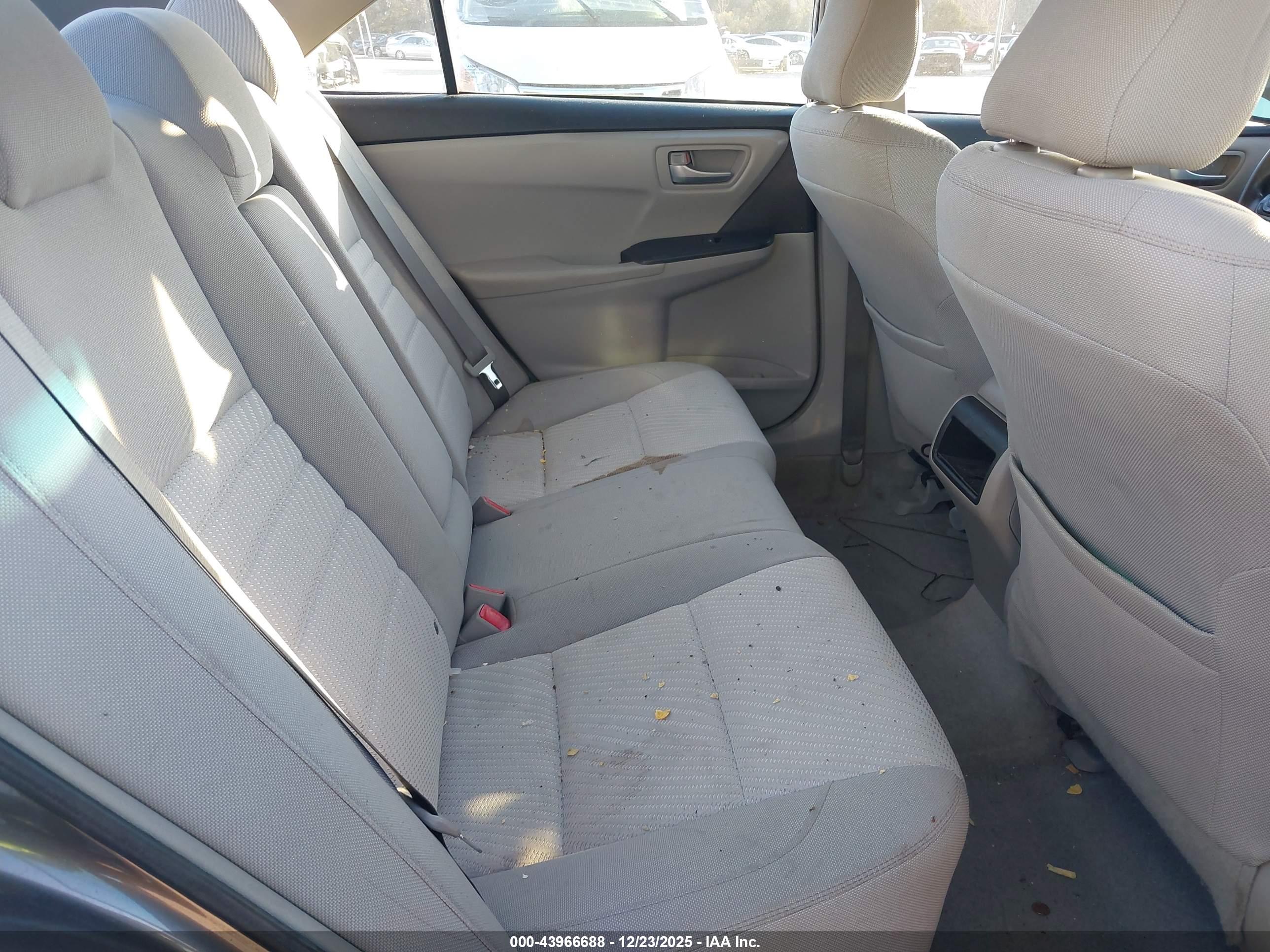 TOYOTA CAMRY image 8
