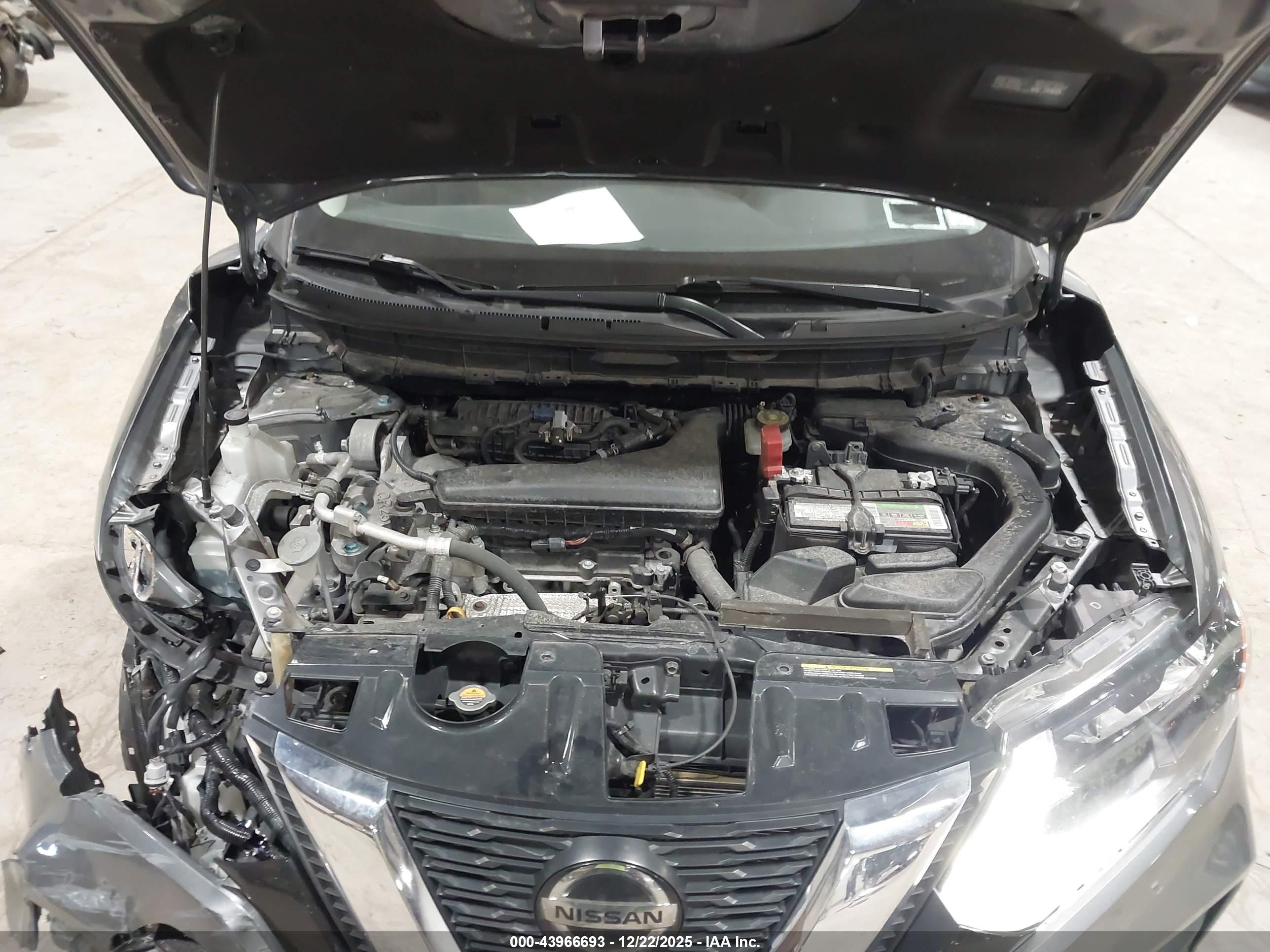 NISSAN ROGUE image 10