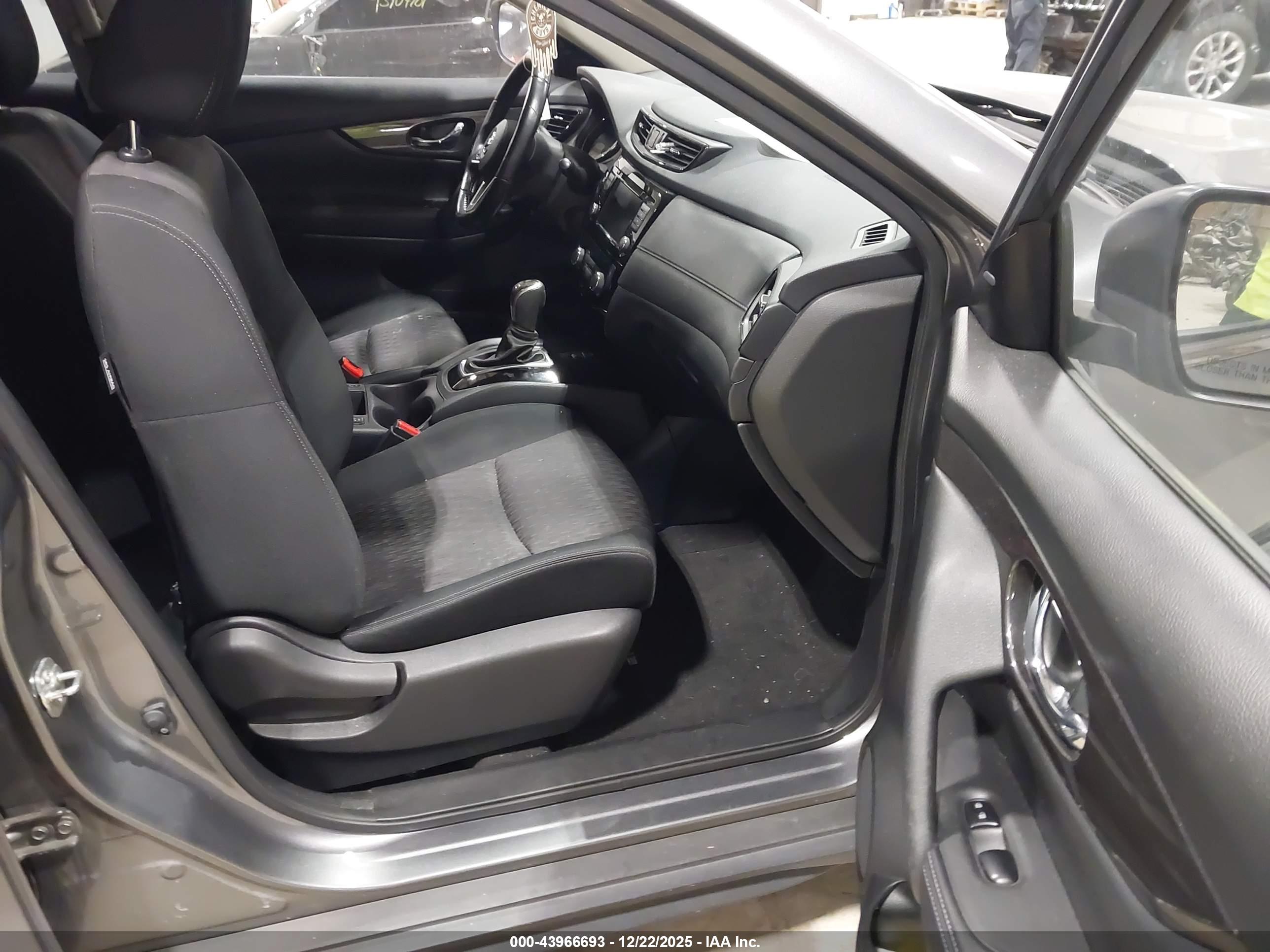 NISSAN ROGUE image 5