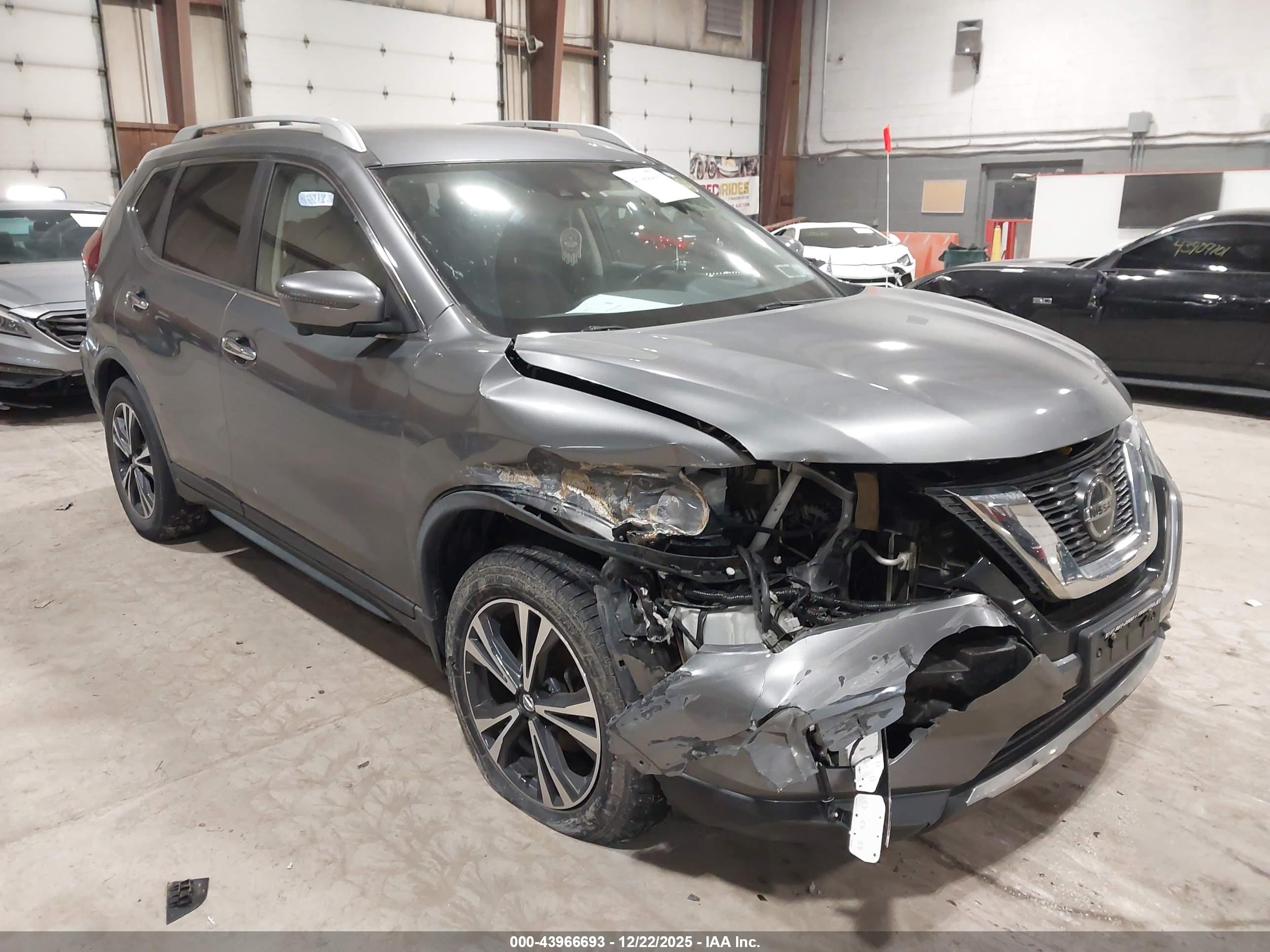 NISSAN ROGUE image 6