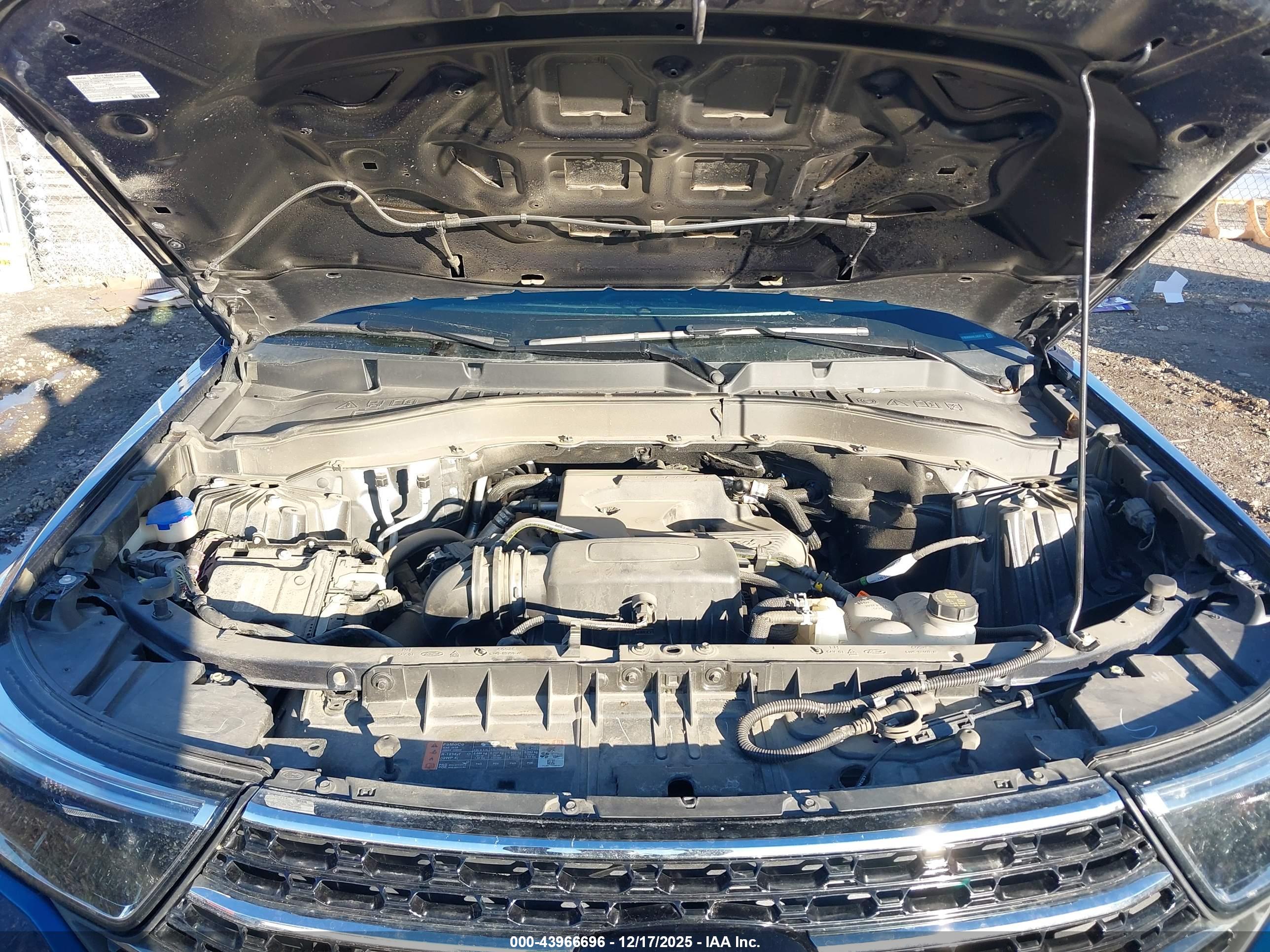 FORD EXPLORER image 10