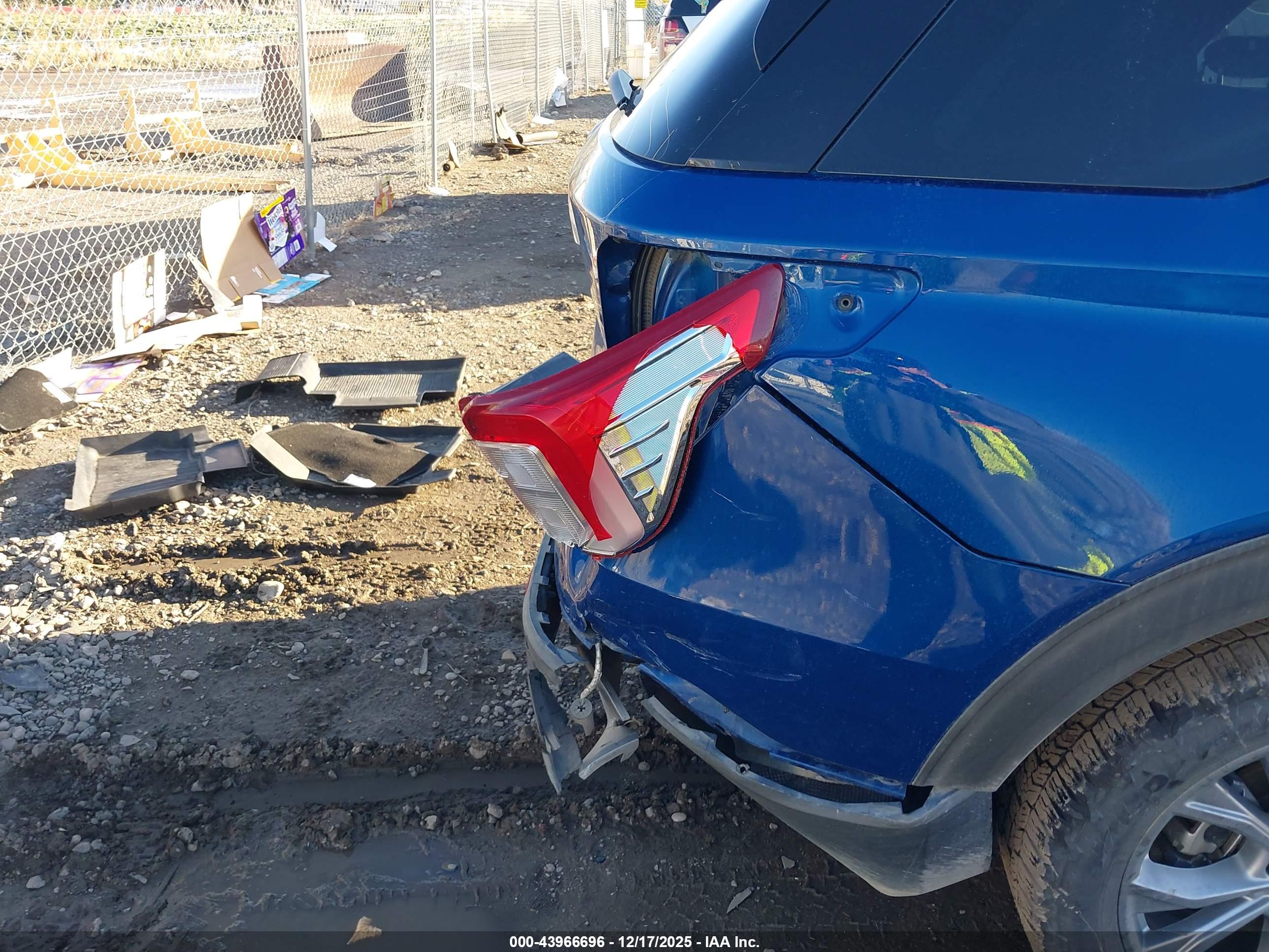 FORD EXPLORER image 6