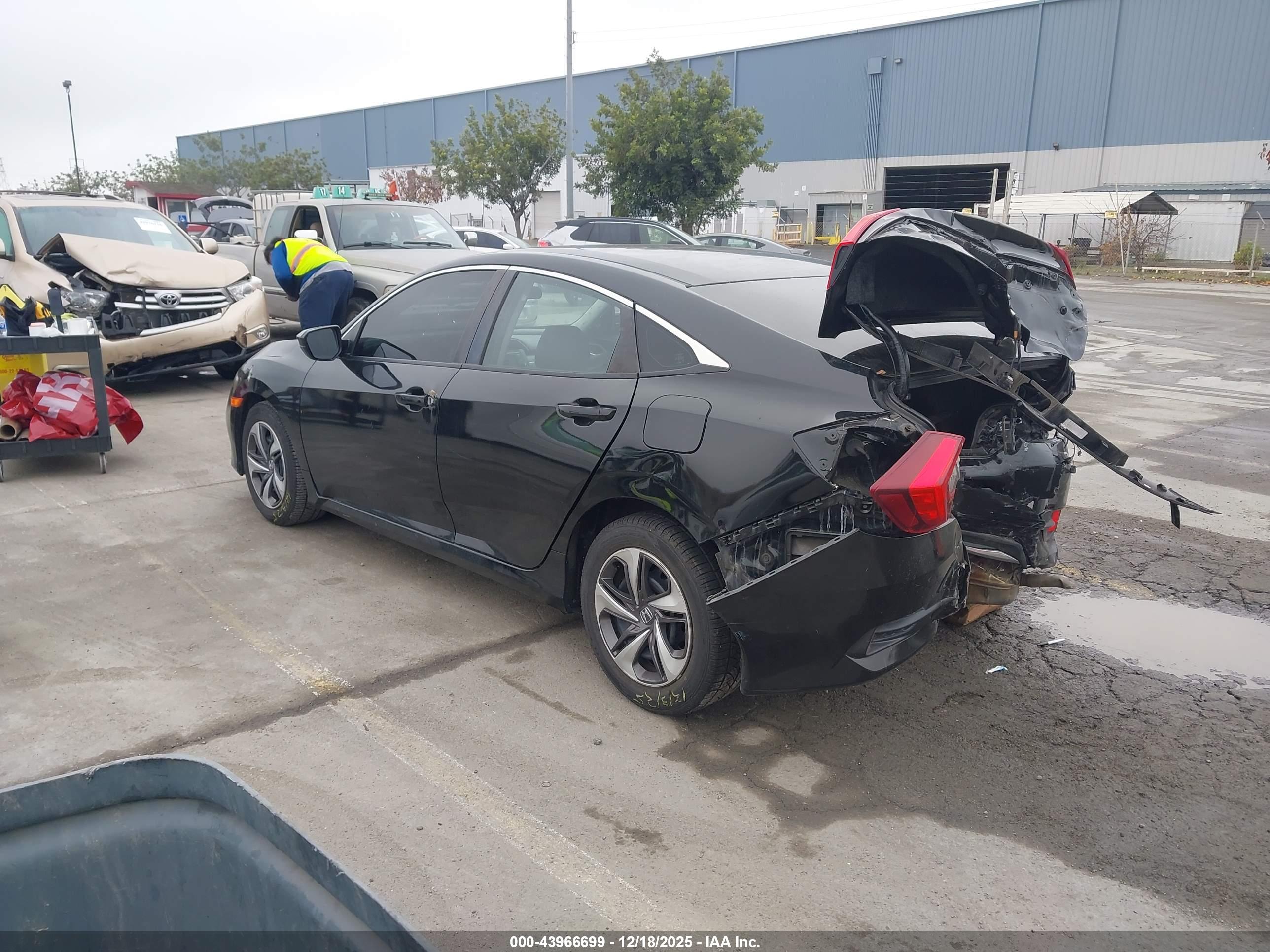 HONDA CIVIC image 3