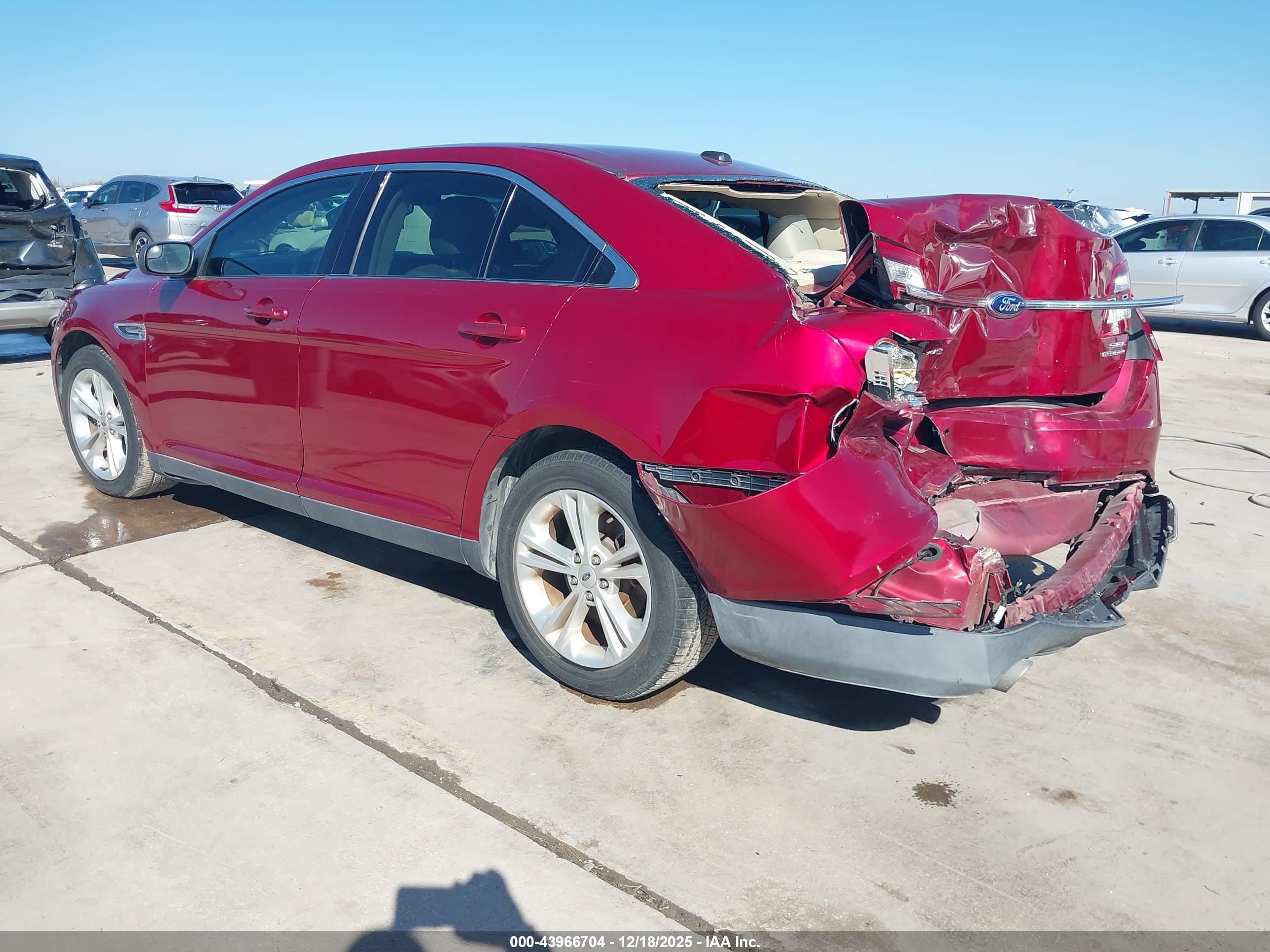 FORD TAURUS image 3