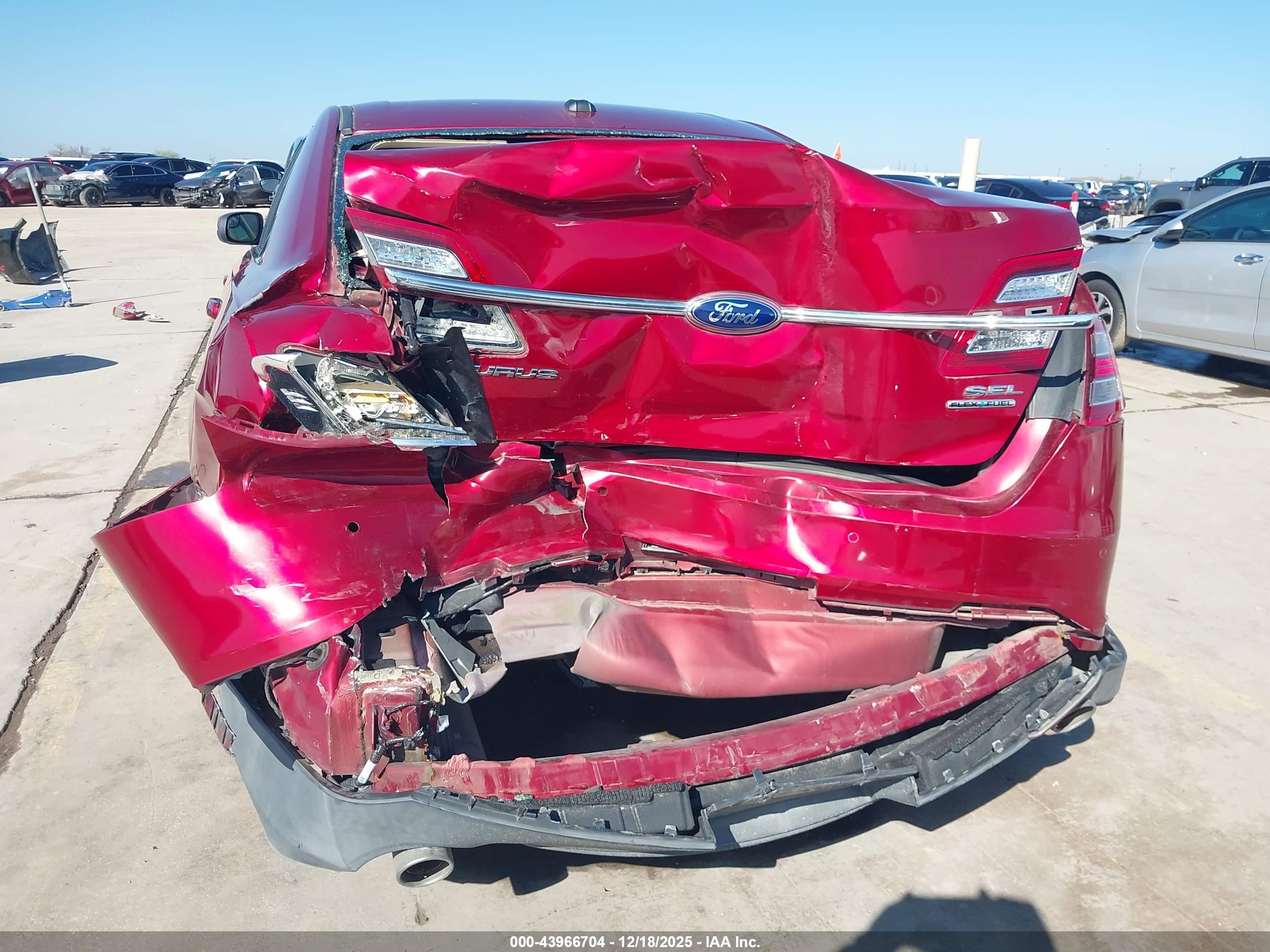 FORD TAURUS image 6