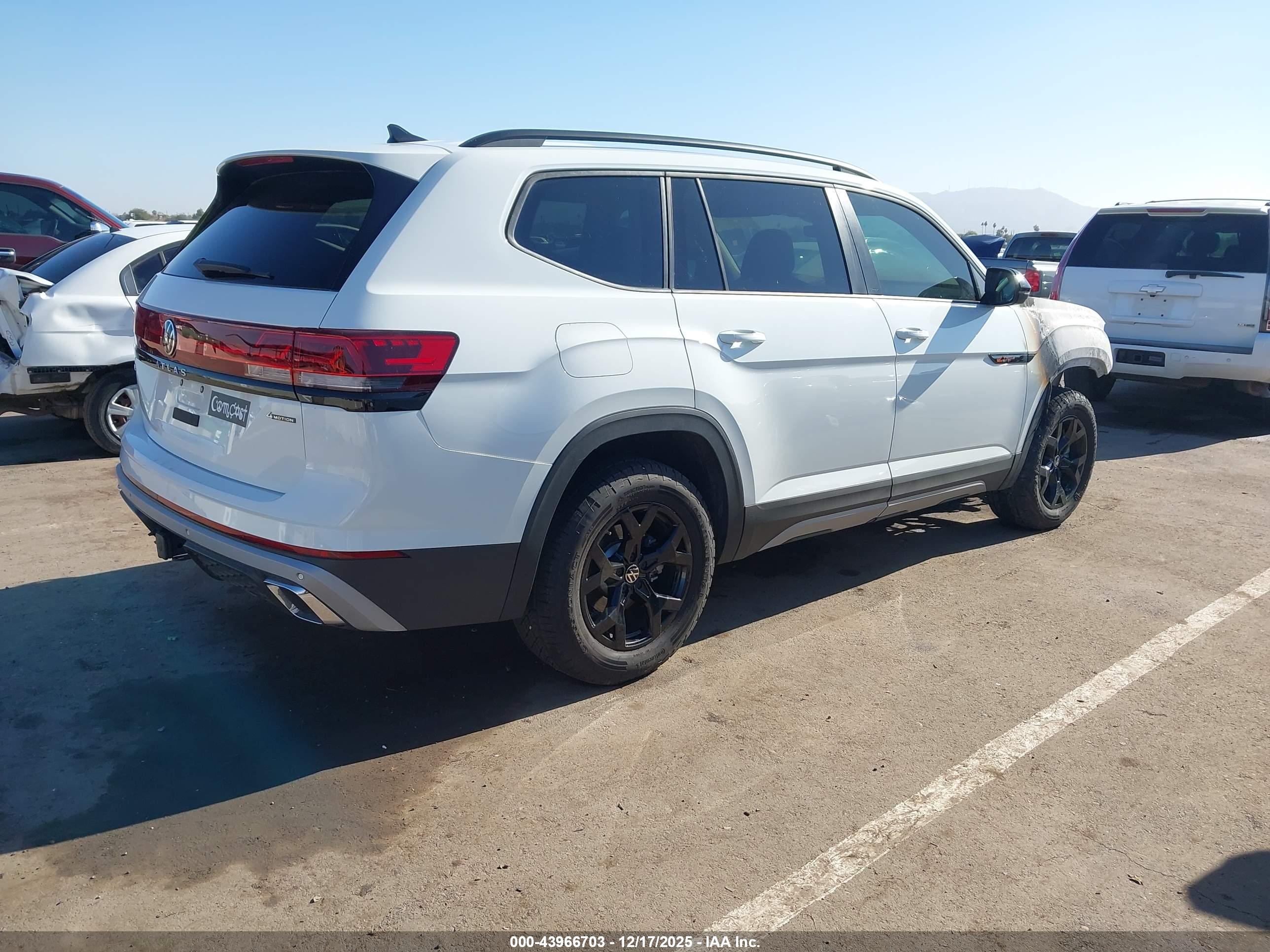 VOLKSWAGEN ATLAS image 4