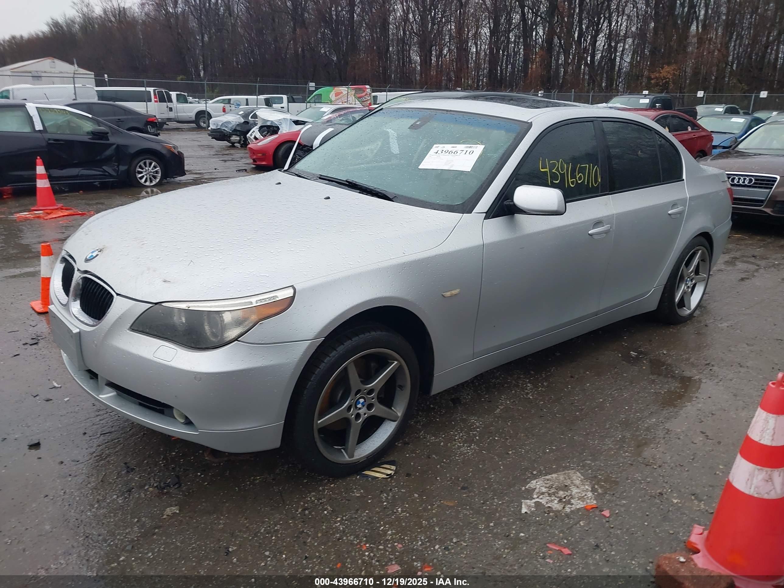 BMW 530XI image 2