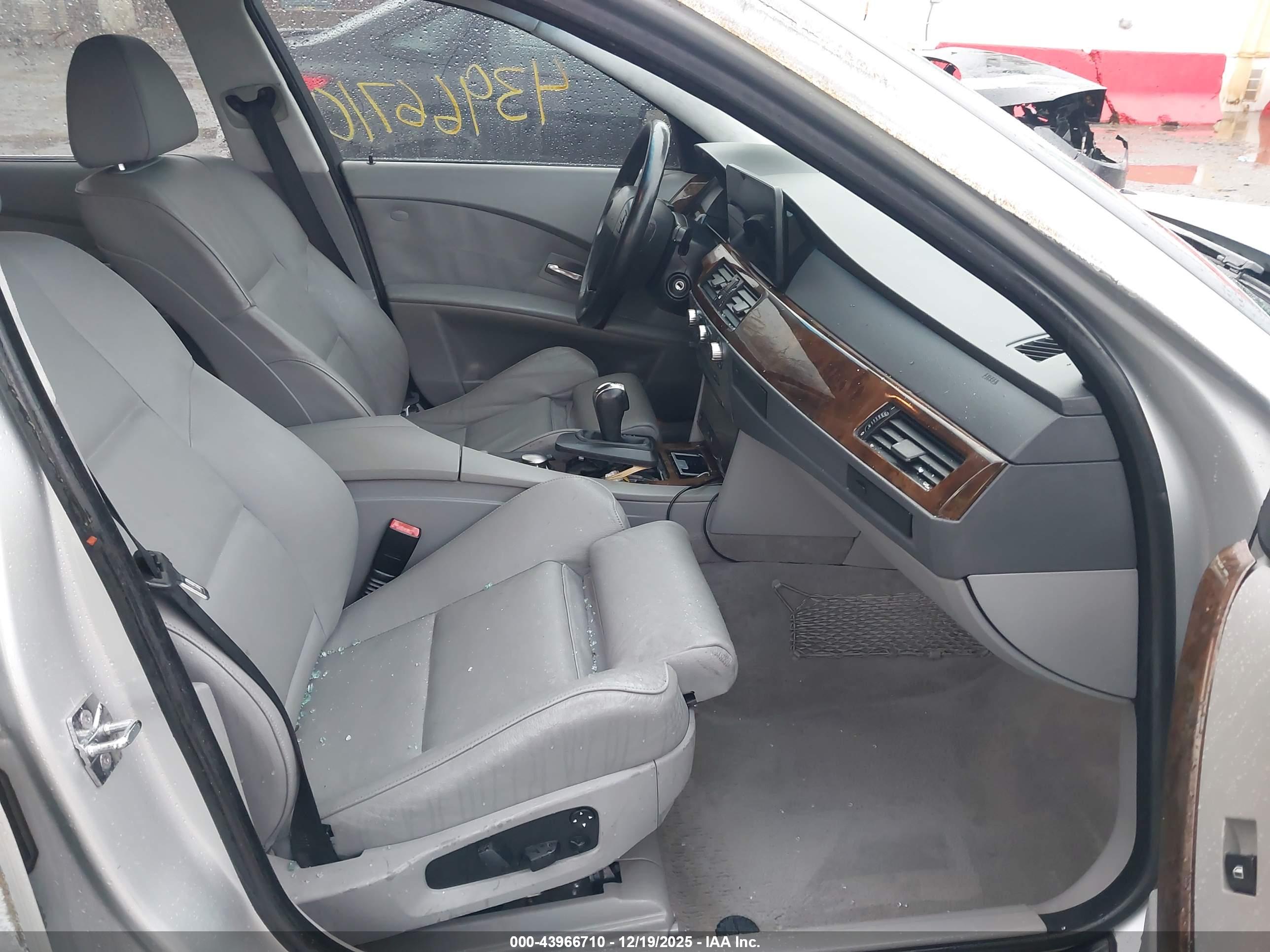 BMW 530XI image 5