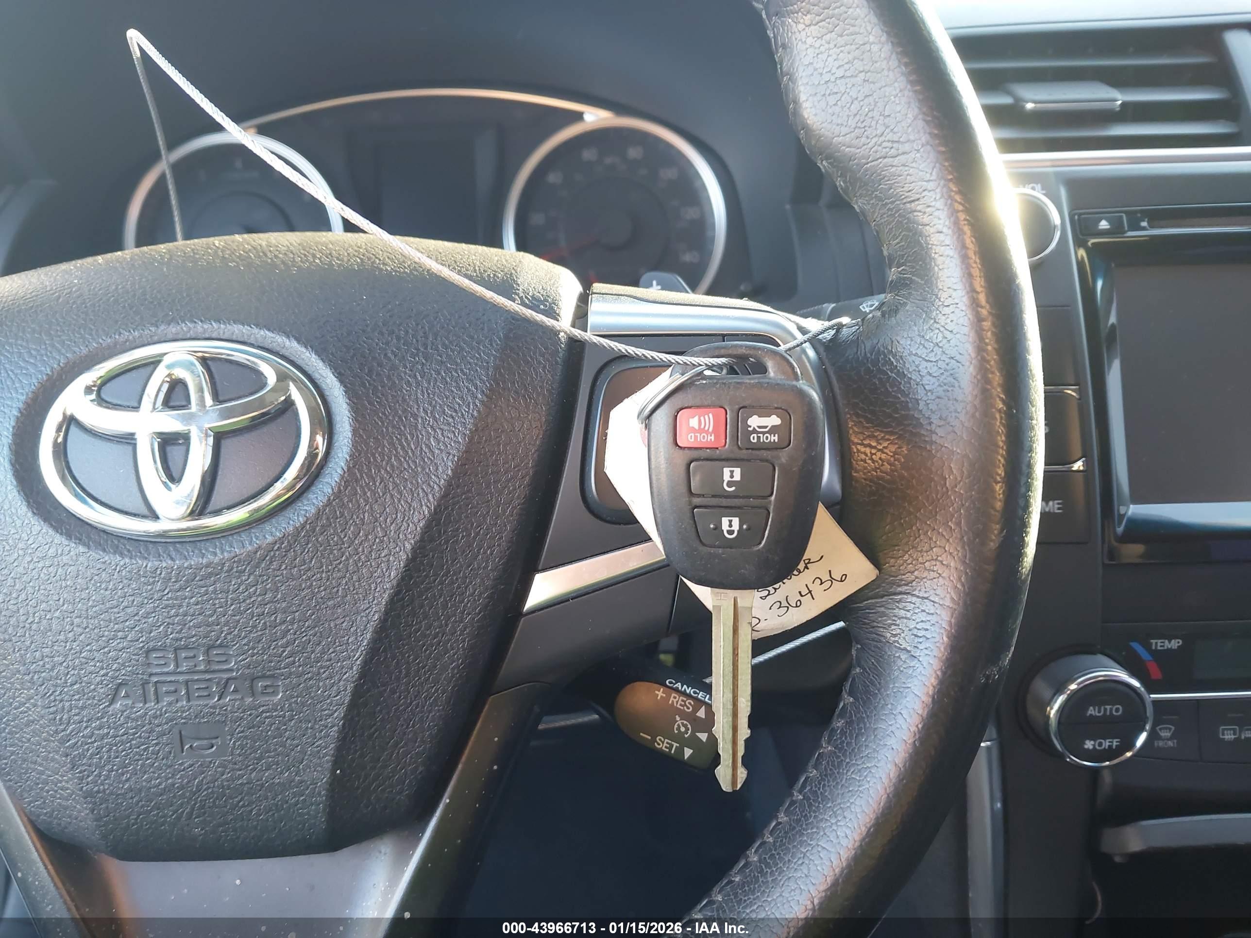 TOYOTA CAMRY image 11