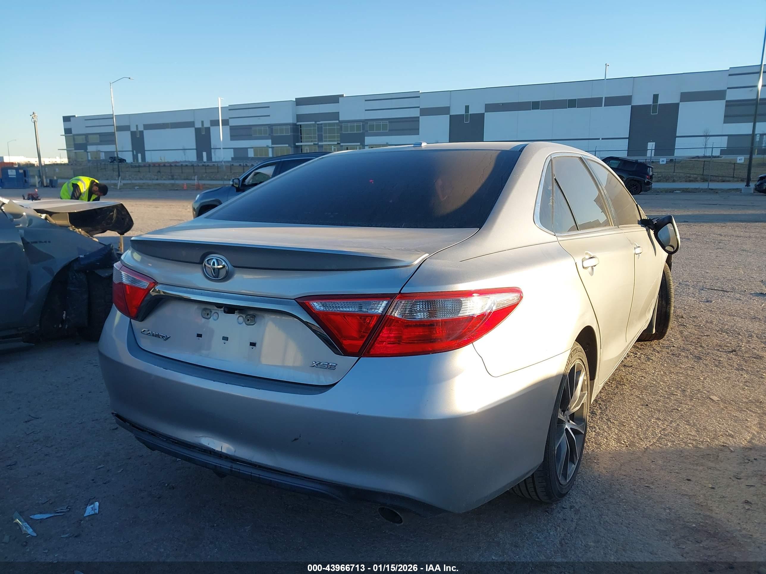 TOYOTA CAMRY image 4