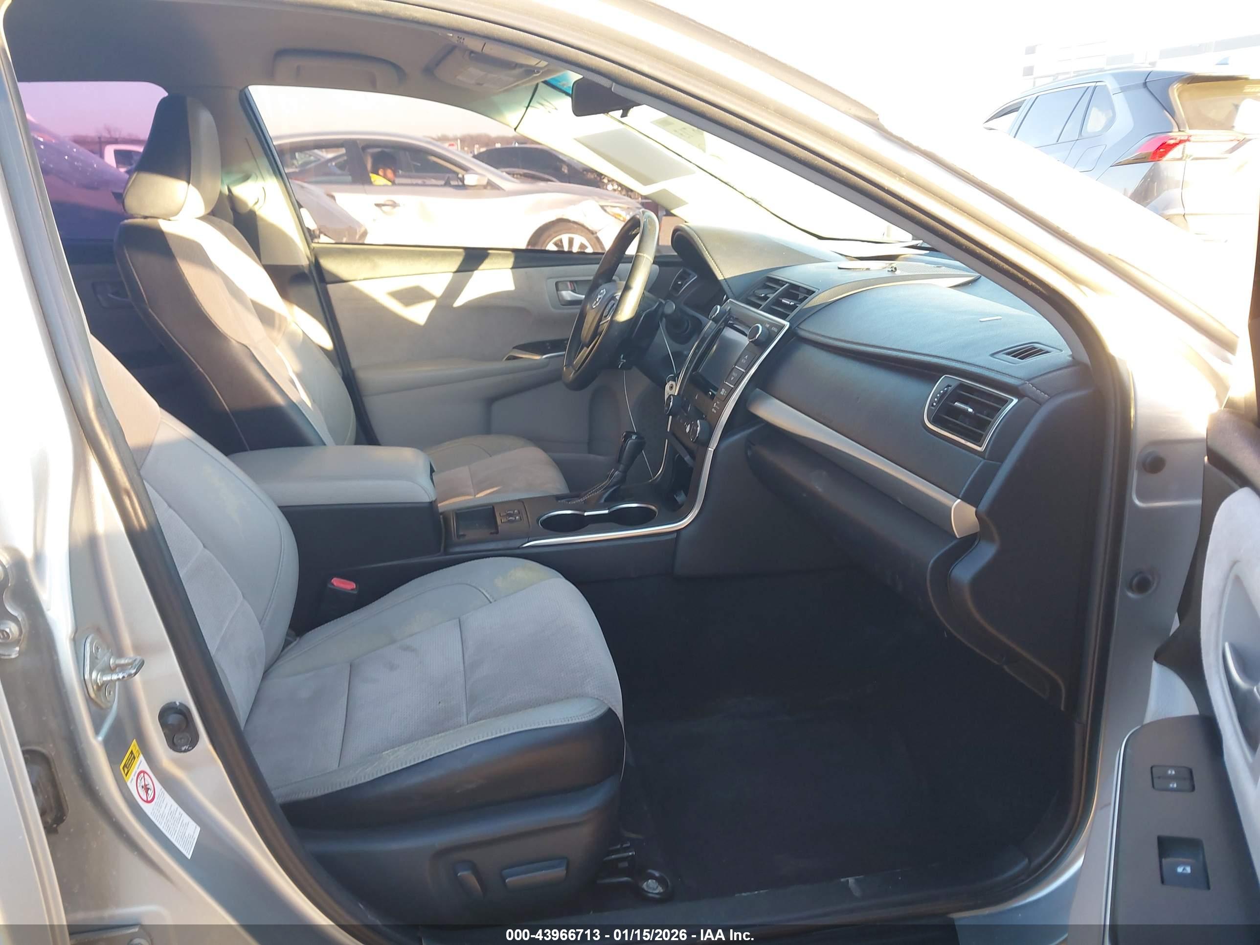 TOYOTA CAMRY image 5