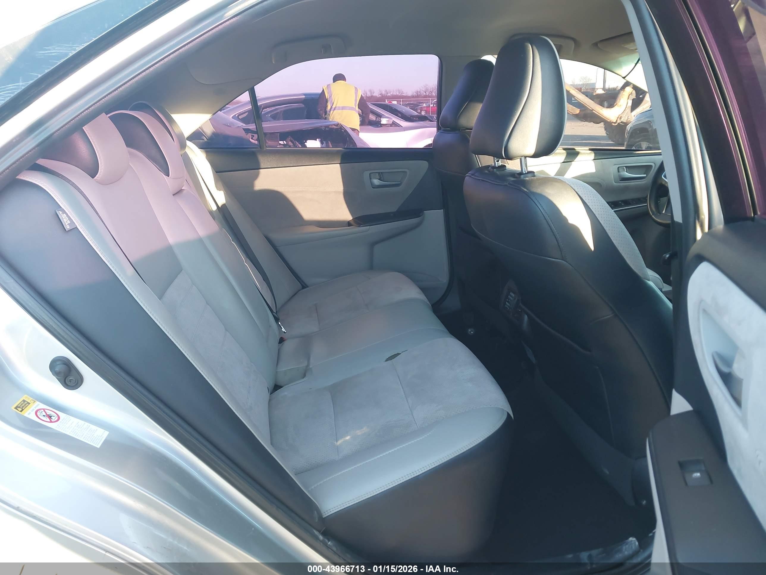 TOYOTA CAMRY image 8