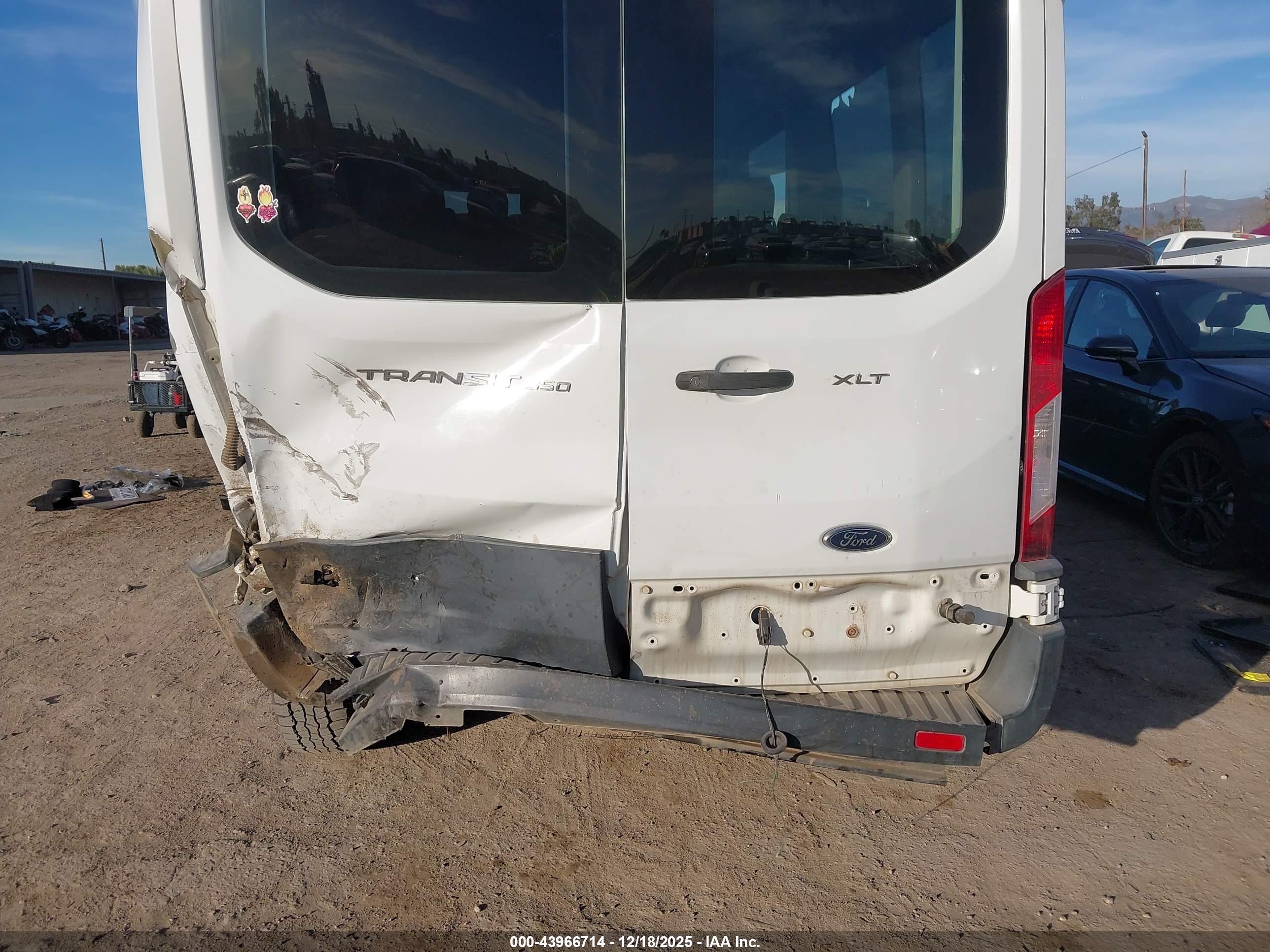FORD TRANSIT-350 image 6