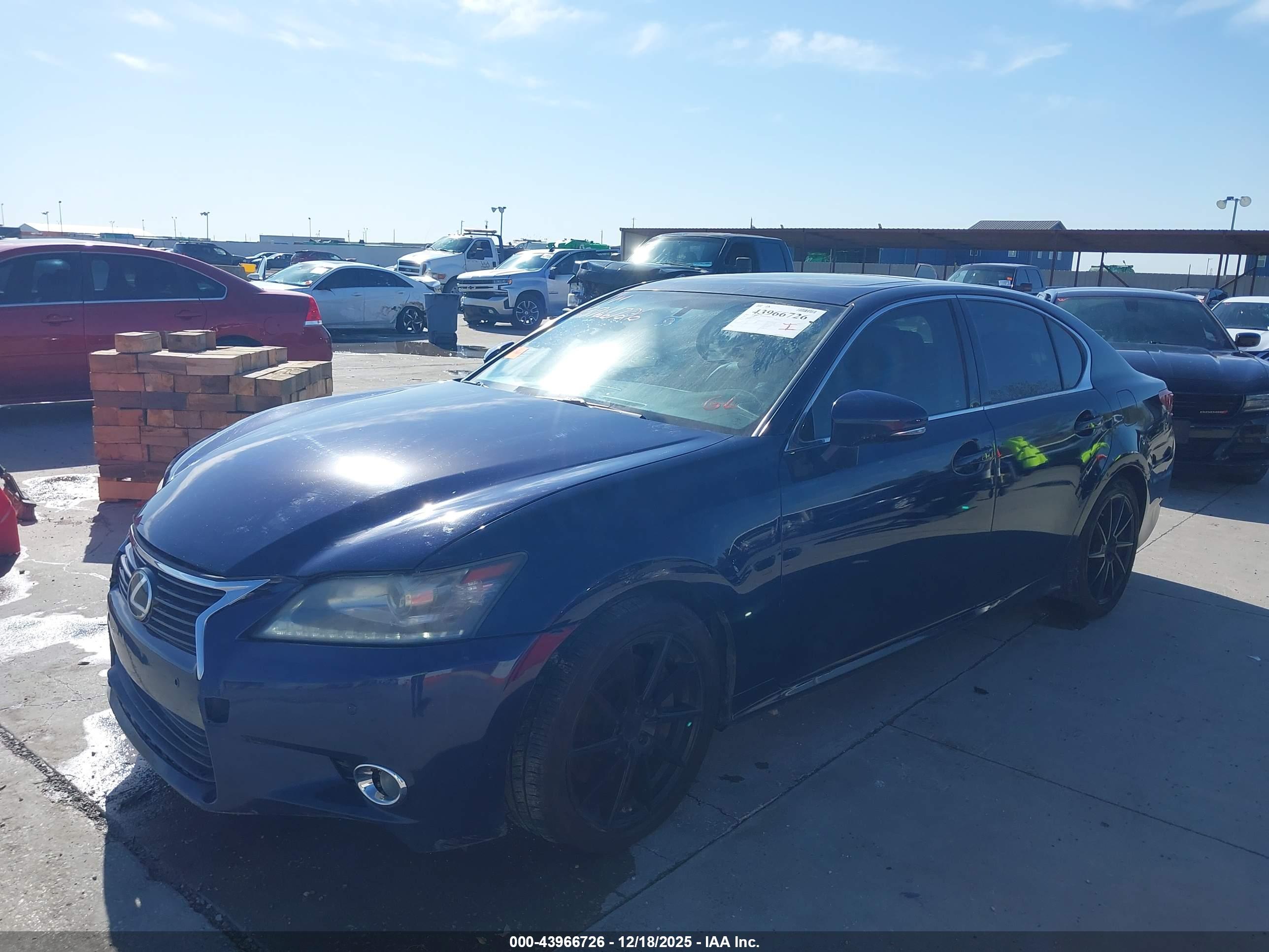 LEXUS GS image 2