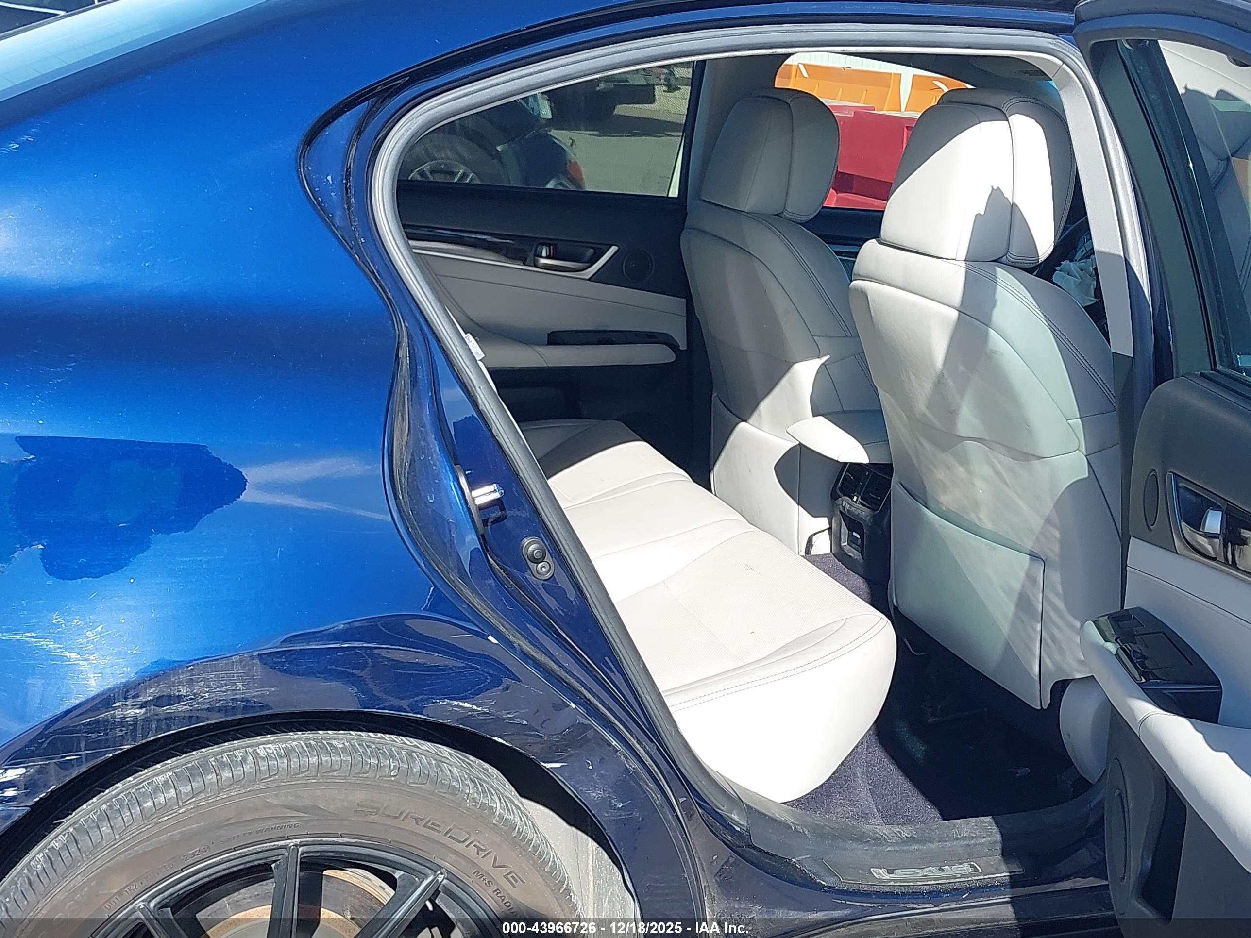 LEXUS GS image 8