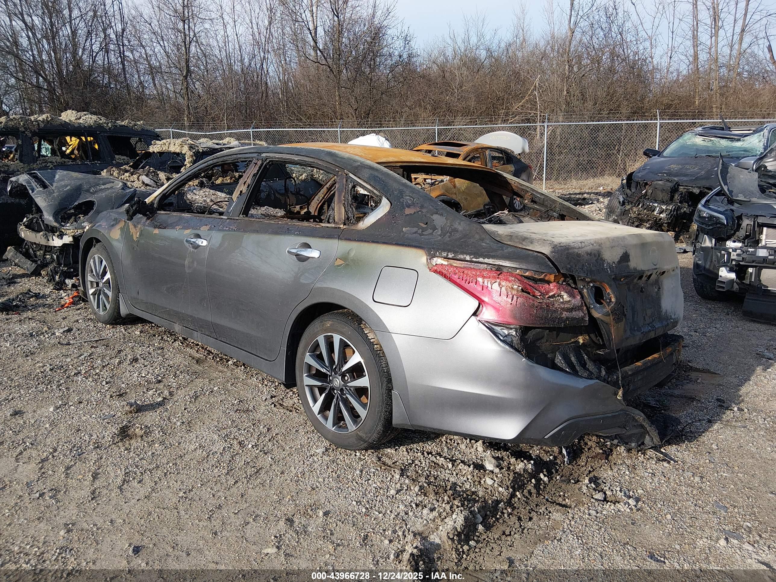 NISSAN ALTIMA image 3