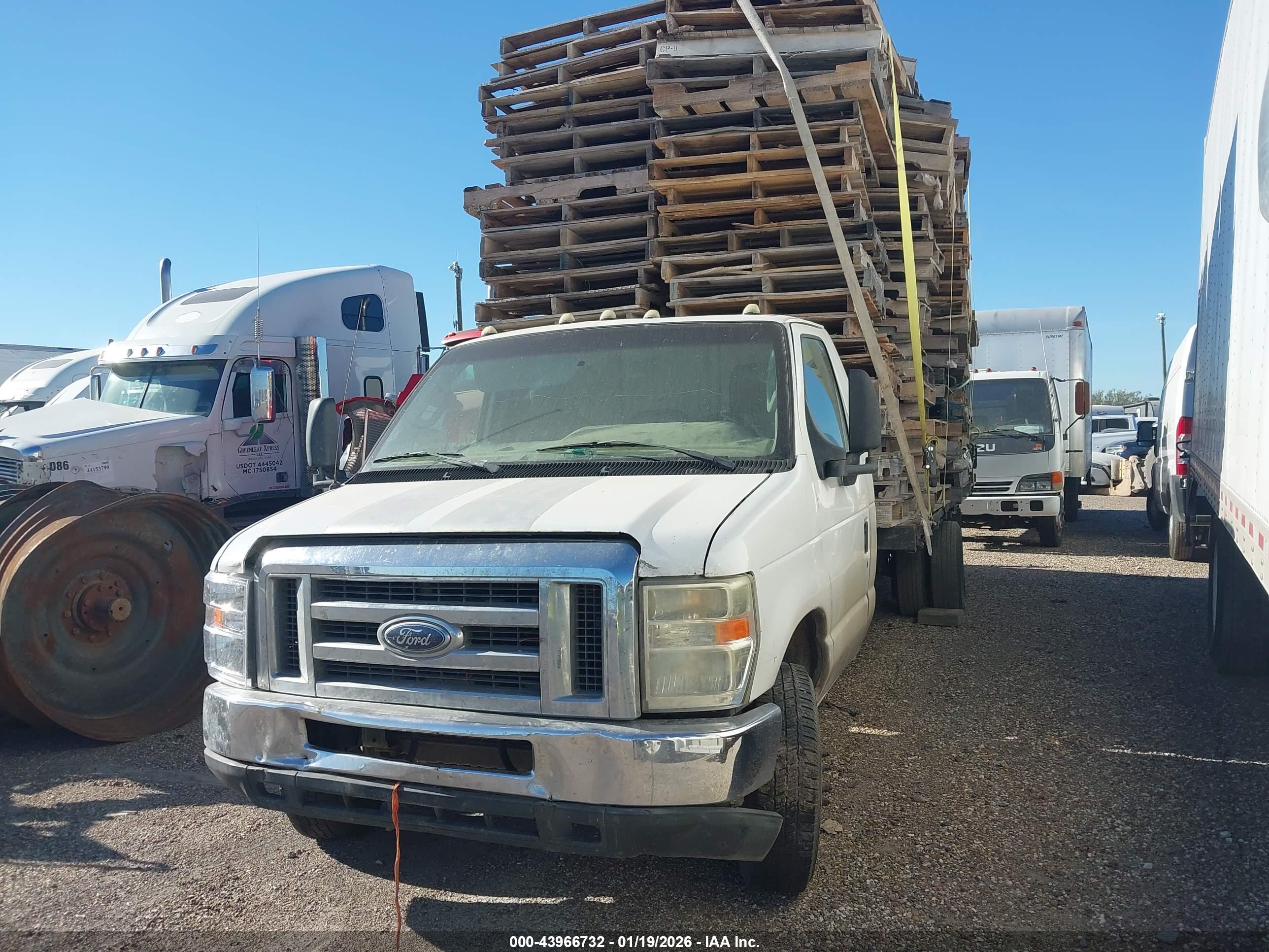 FORD E-450 image 2