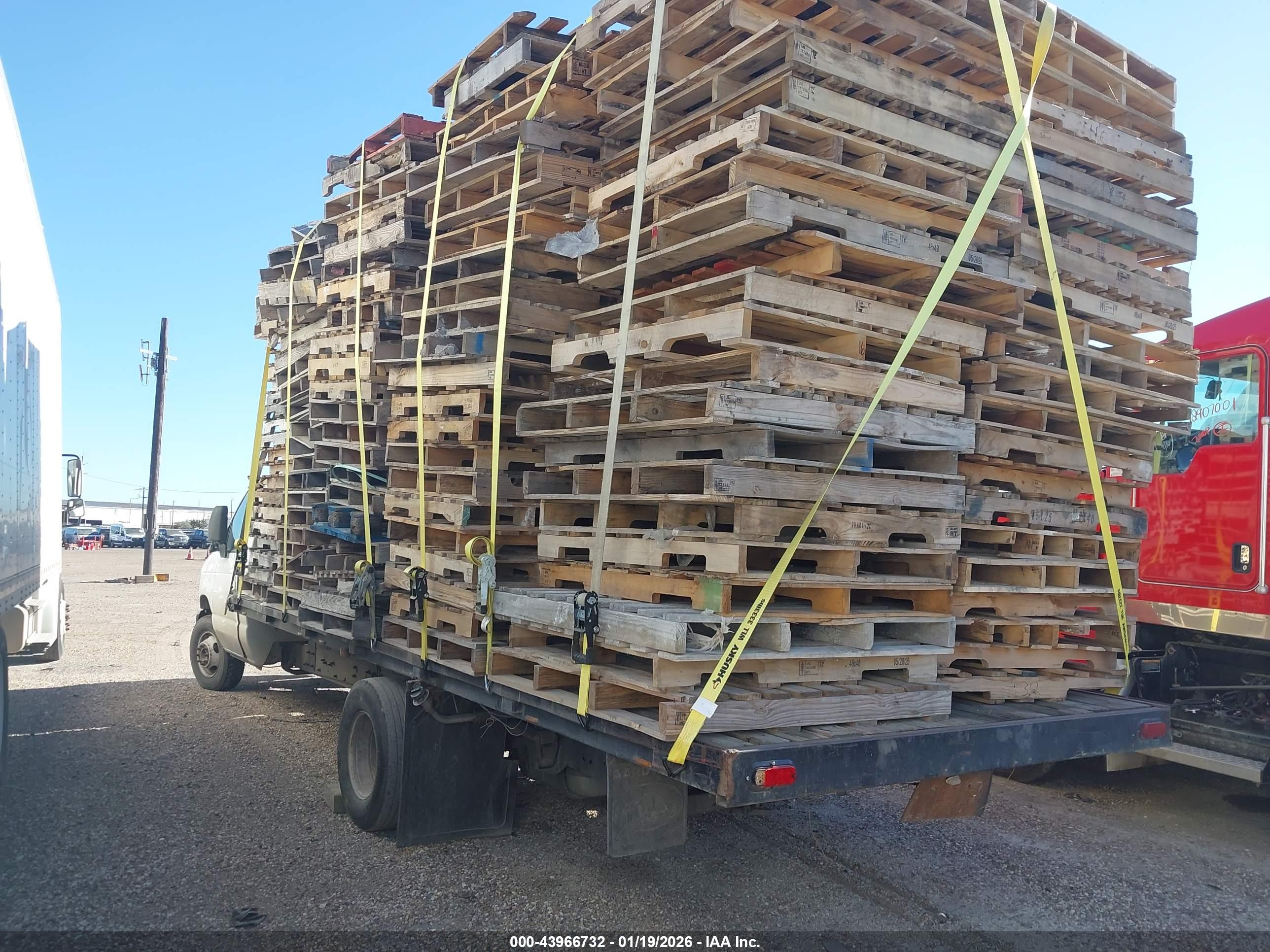 FORD E-450 image 3
