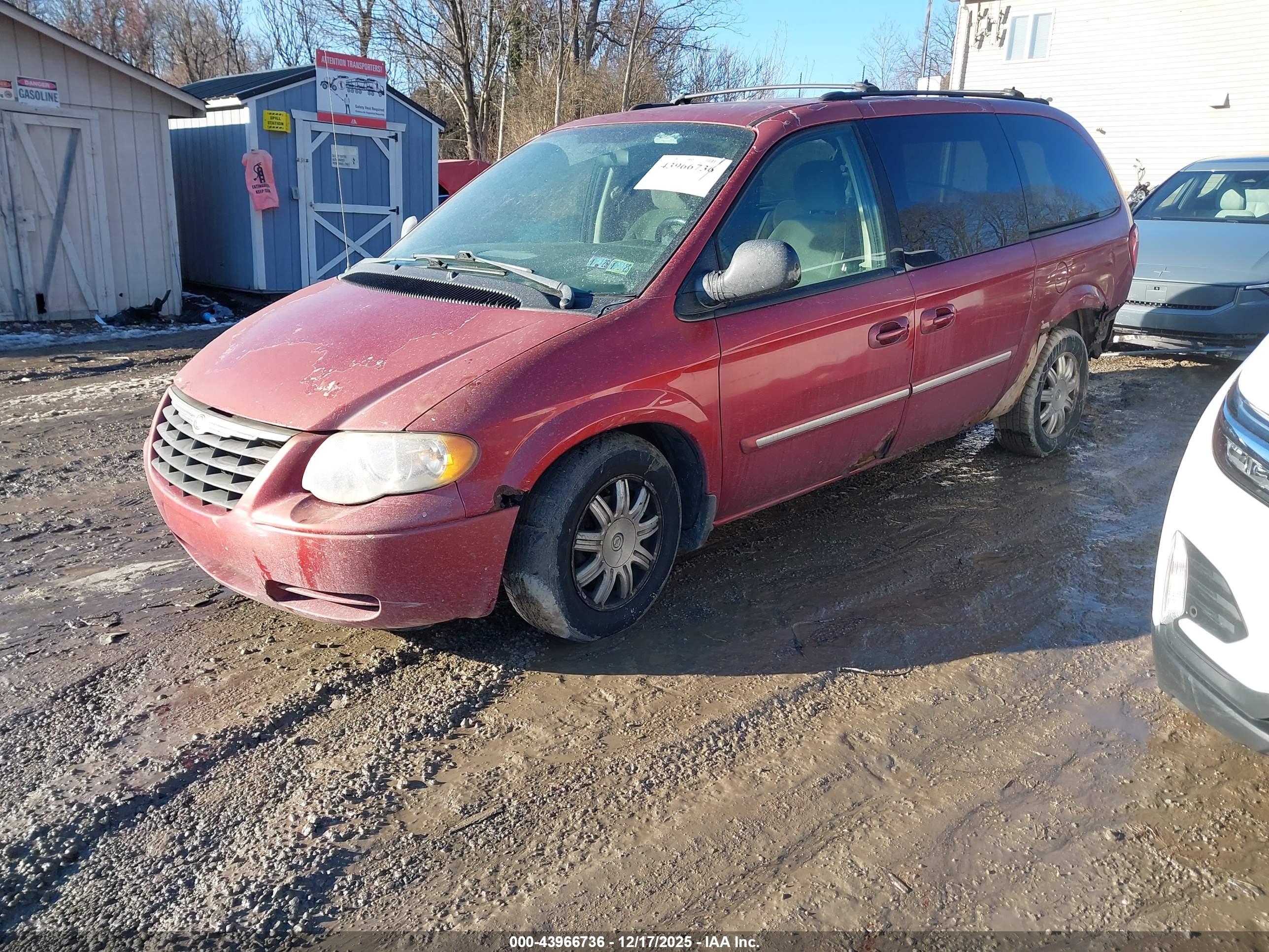 CHRYSLER TOWN image 2