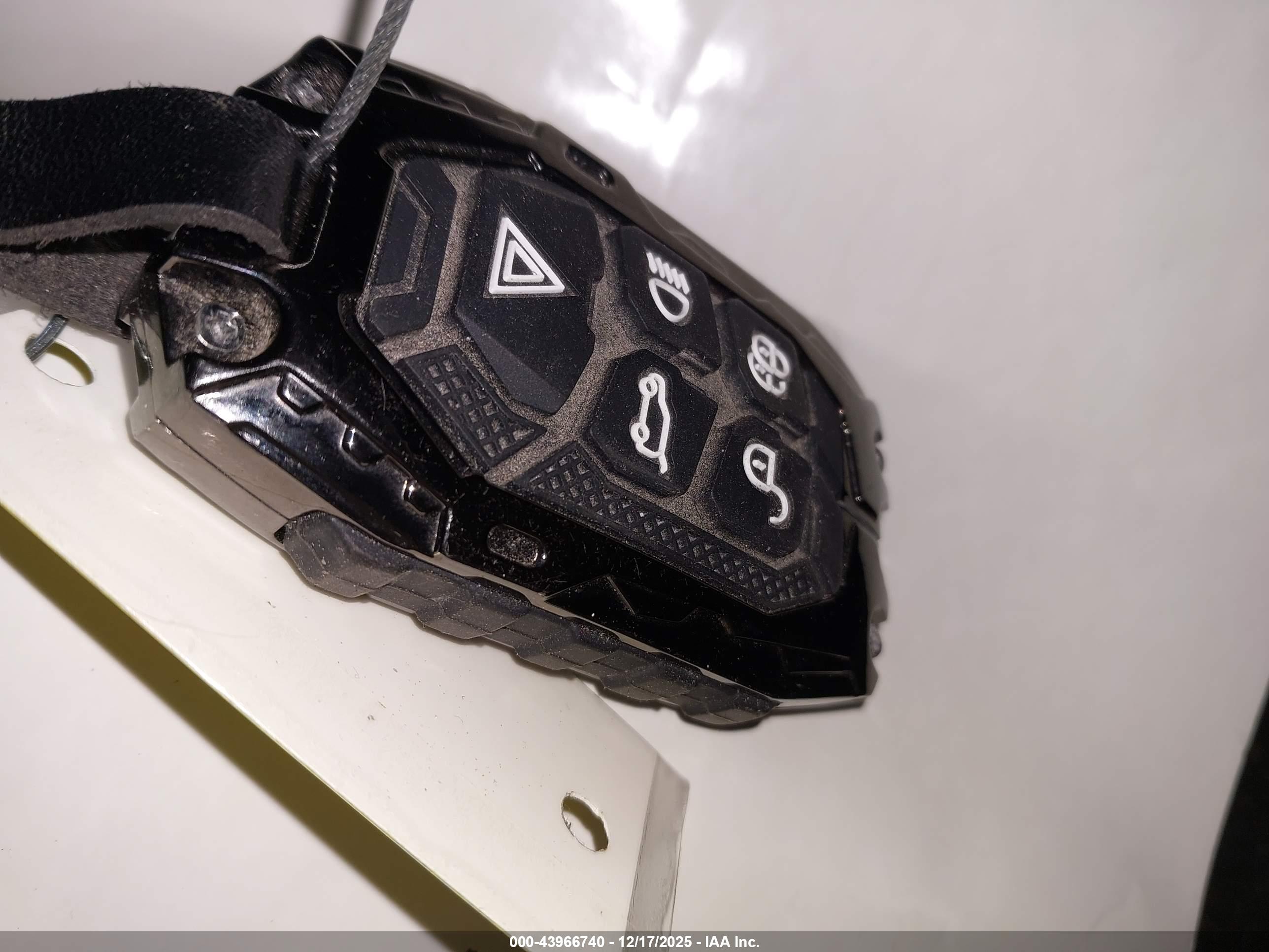 LAND ROVER image 11