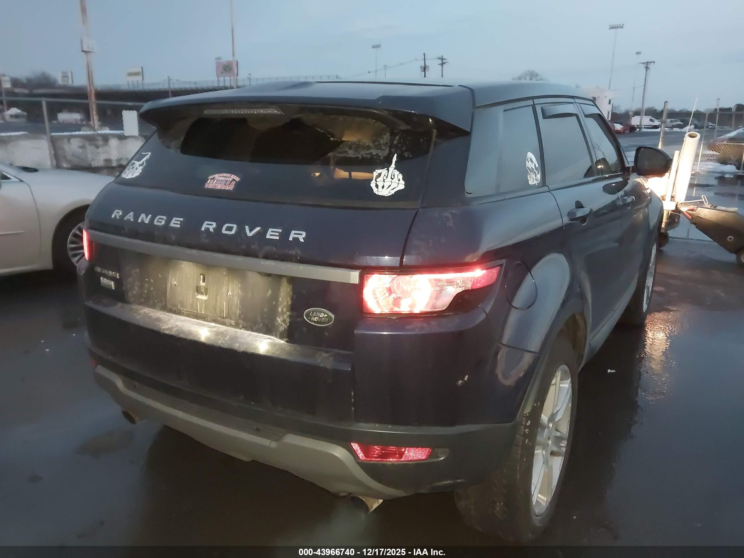 LAND ROVER image 4