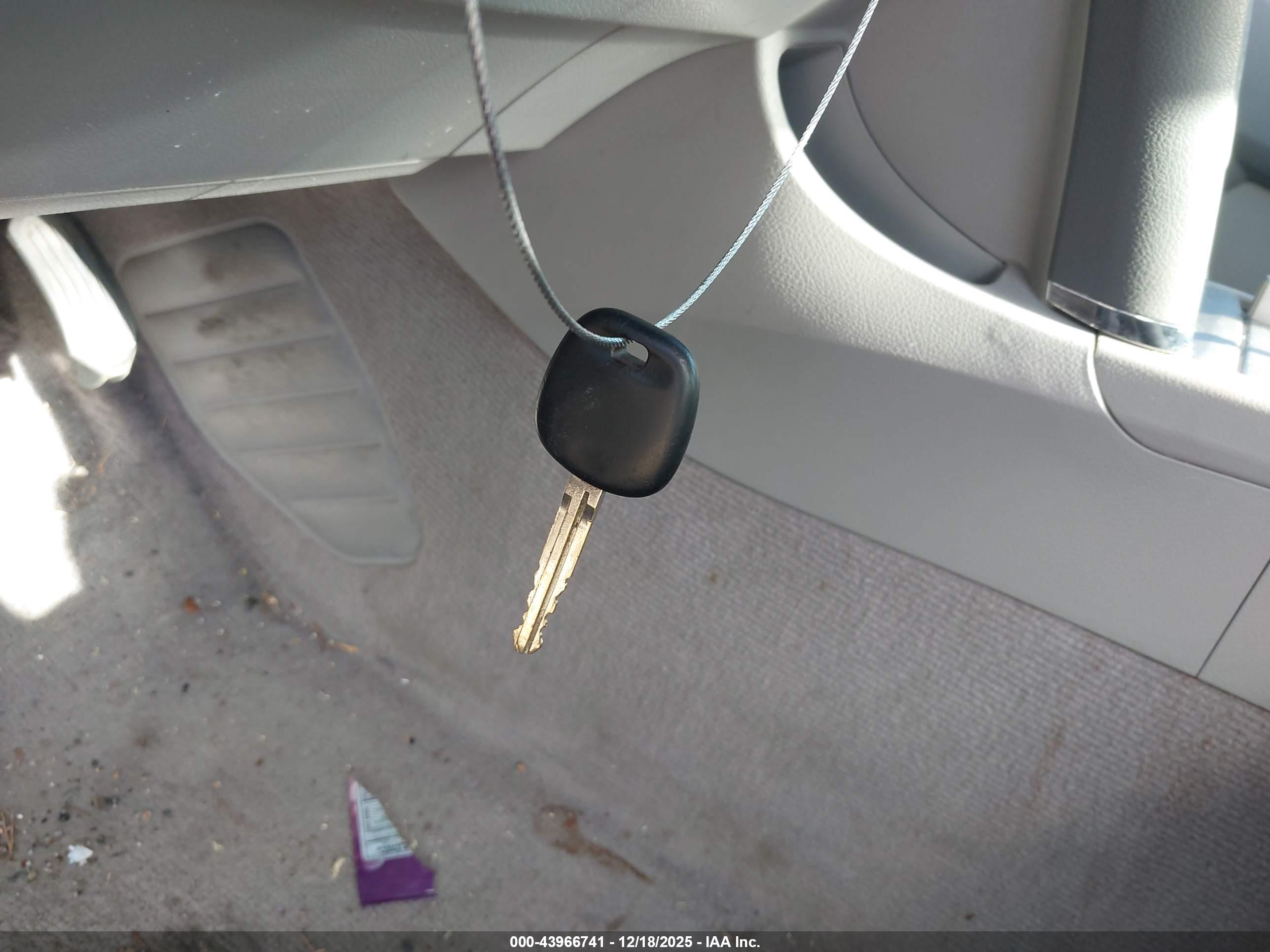 TOYOTA CAMRY image 11