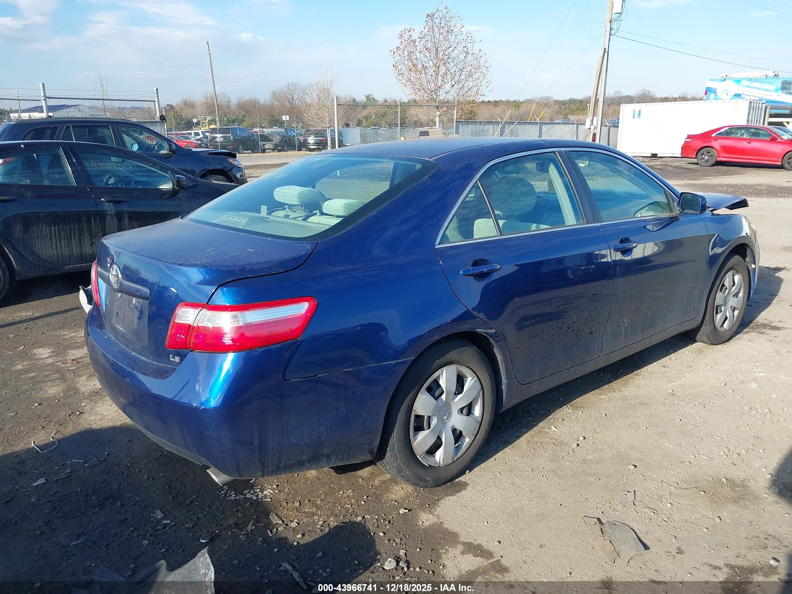 TOYOTA CAMRY image 4