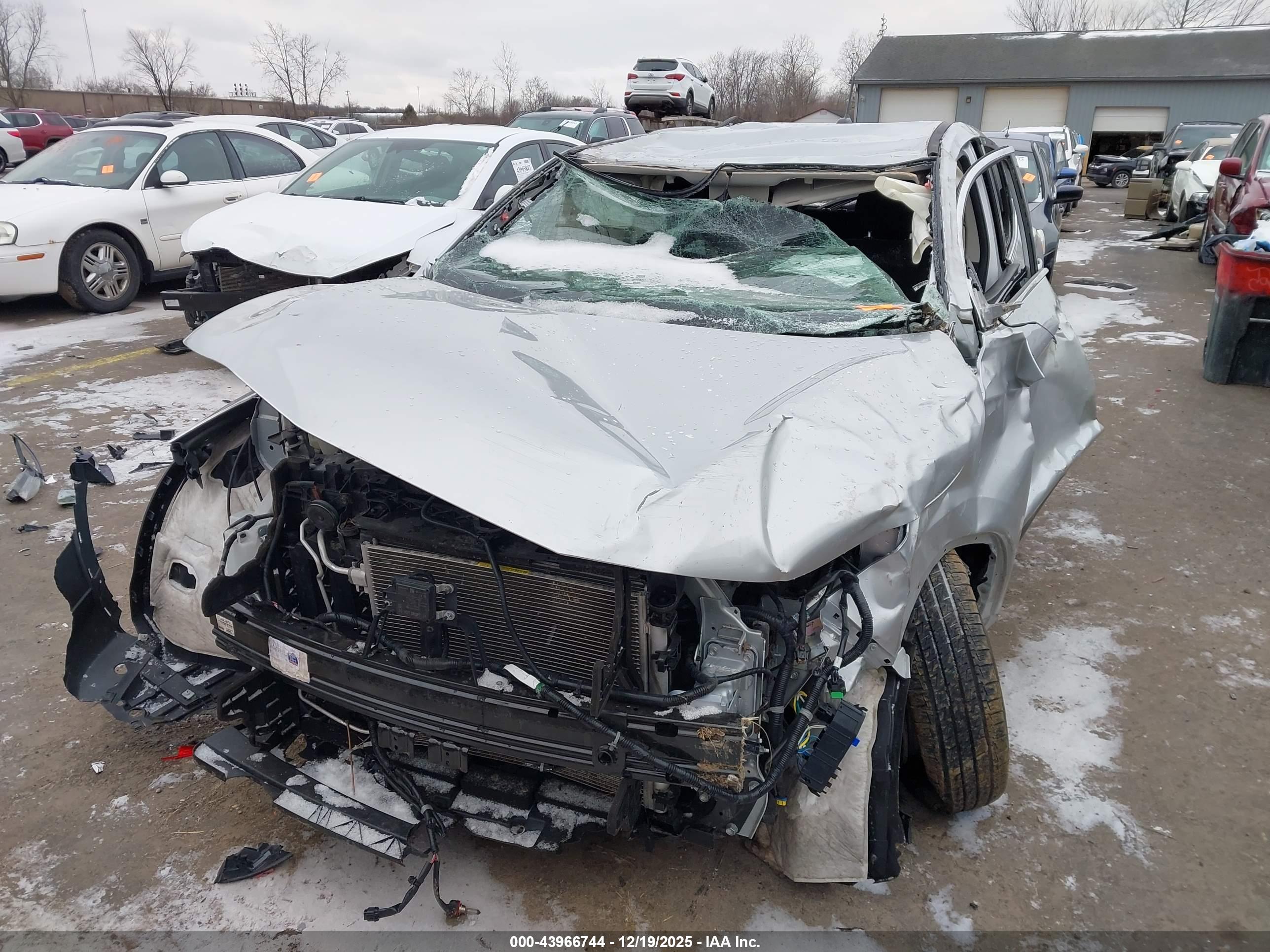 NISSAN ROGUE image 6