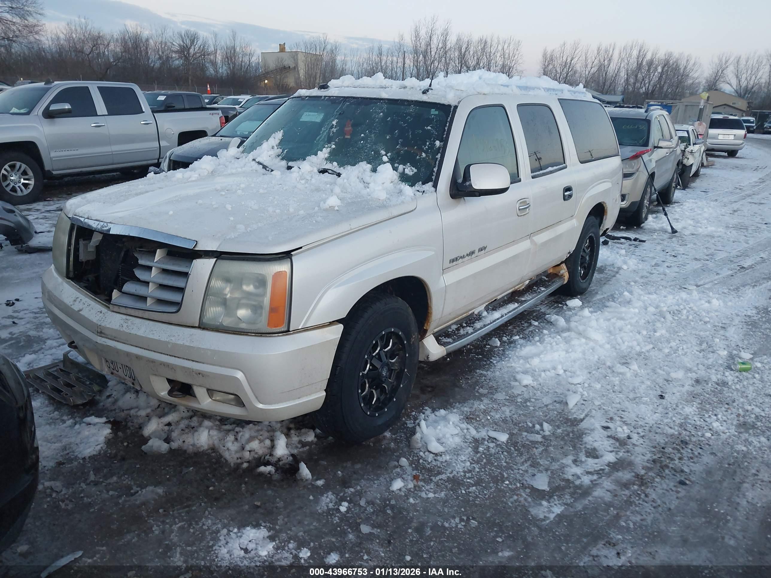 CADILLAC ESCALADE image 2