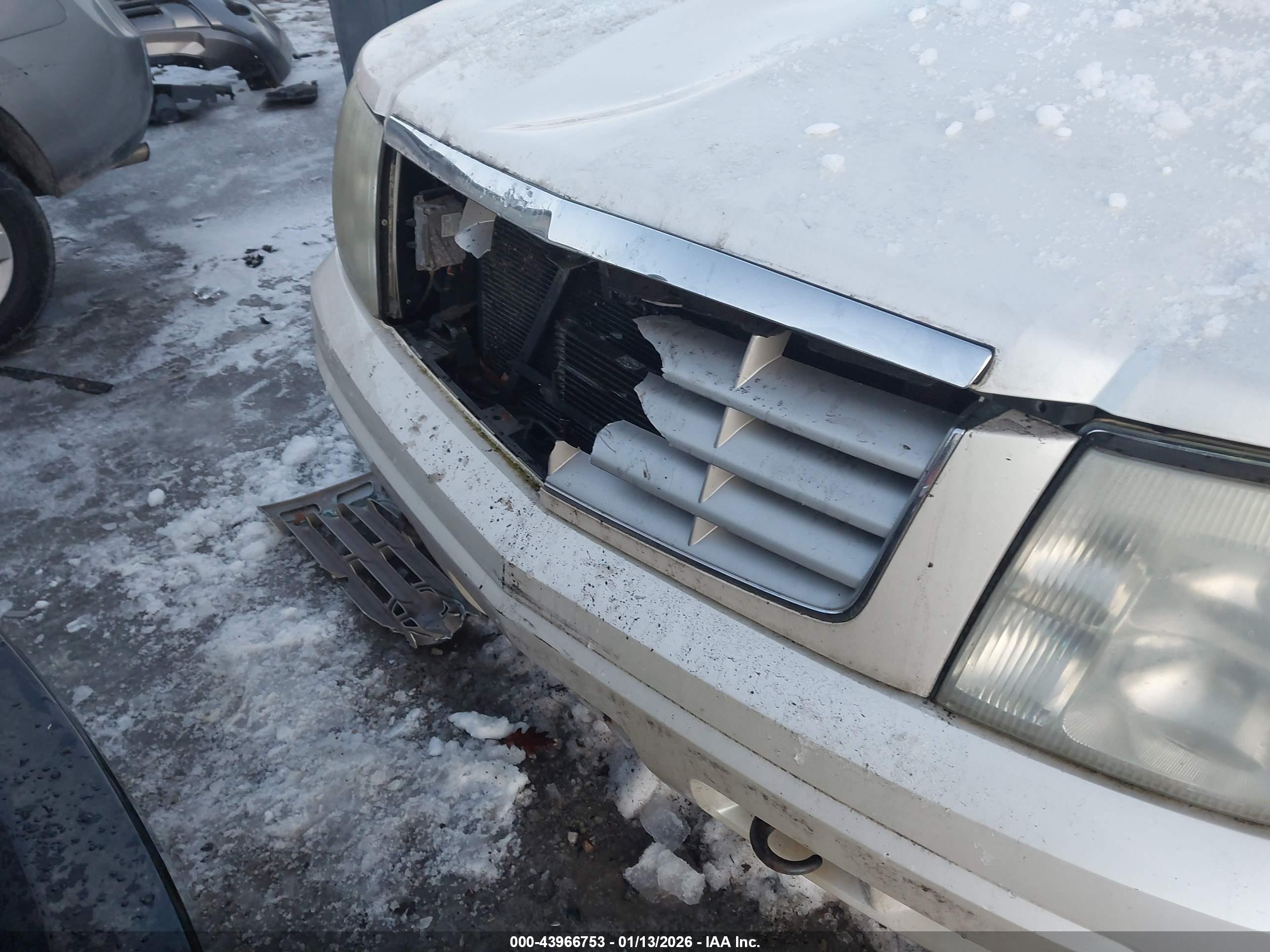 CADILLAC ESCALADE image 6