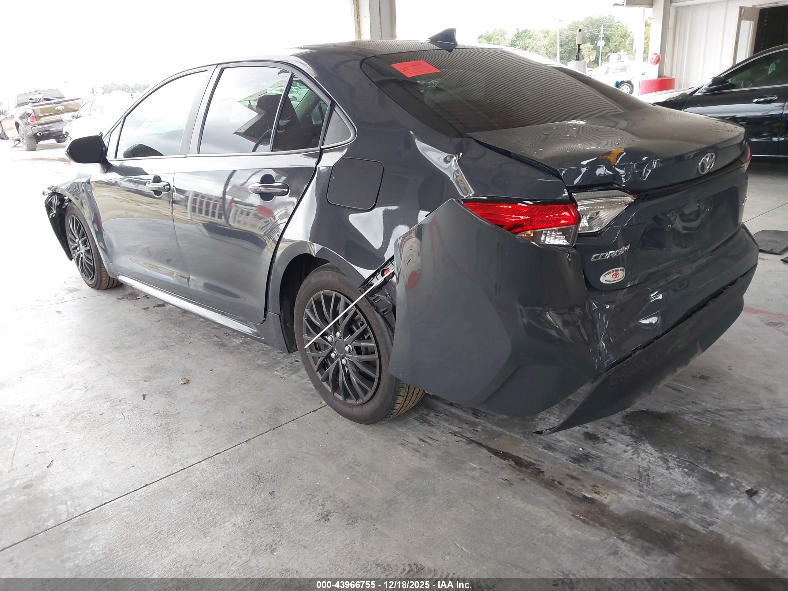 TOYOTA COROLLA image 3